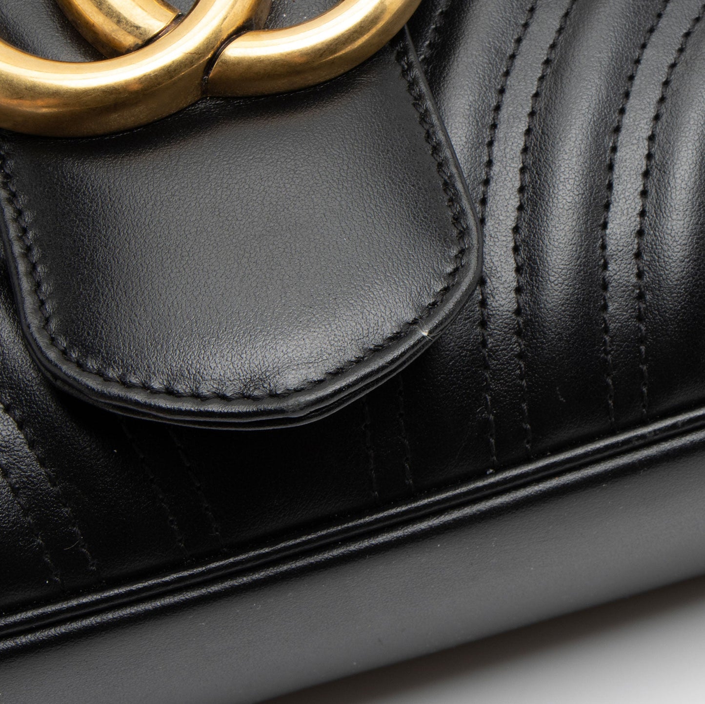 Gucci Matelasse Leather GG Marmont Medium Flap Bag (SHF-d4o6xL)