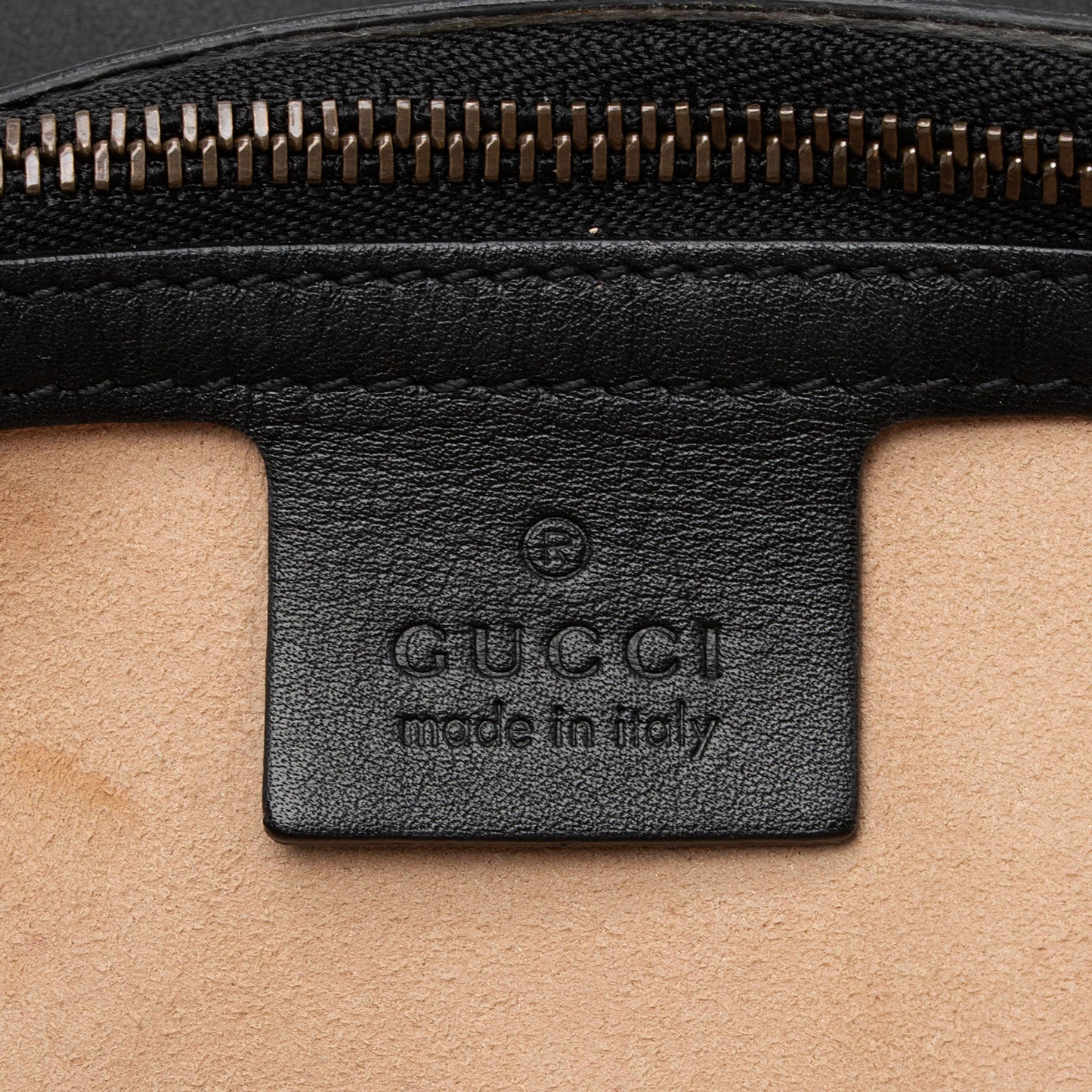 Gucci Matelasse Leather GG Marmont Medium Flap Shoulder Bag (SHF-VhM2jC)