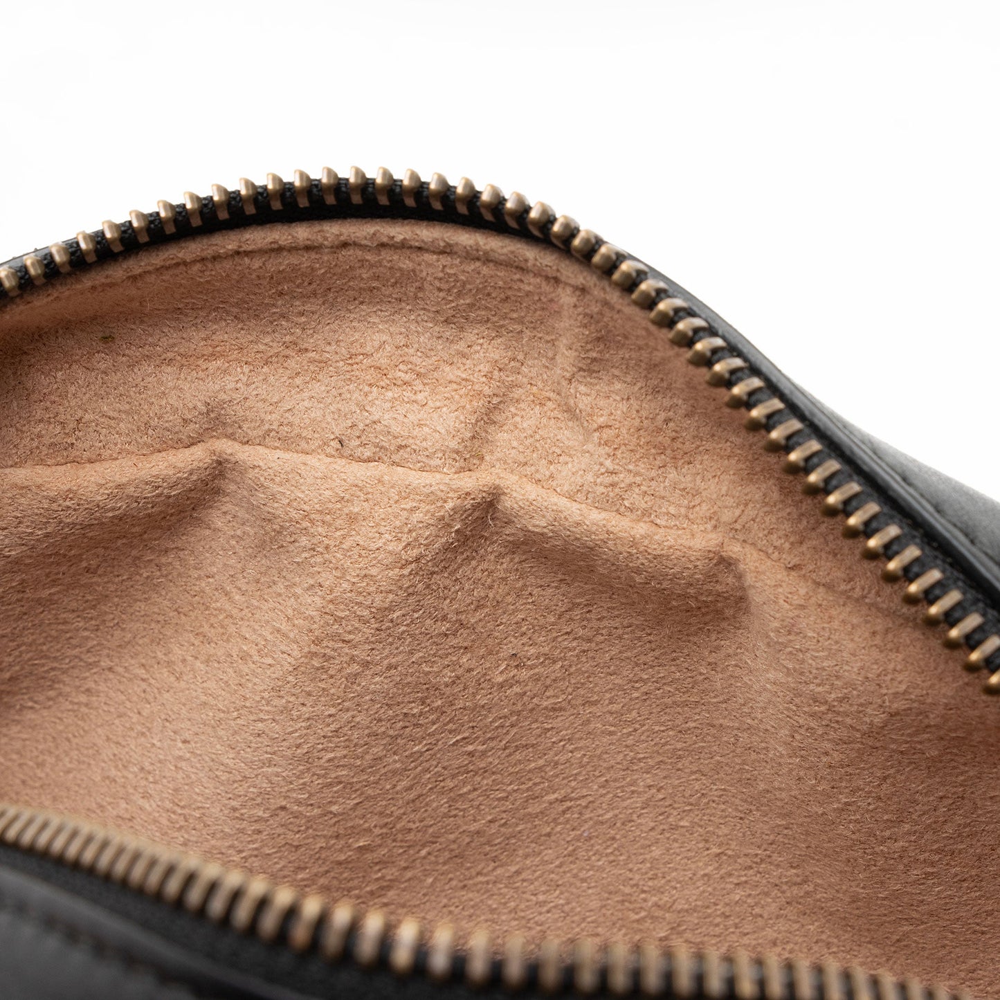 Gucci Matelasse Leather GG Marmont Mini Bag (SHF-3G1w1x)