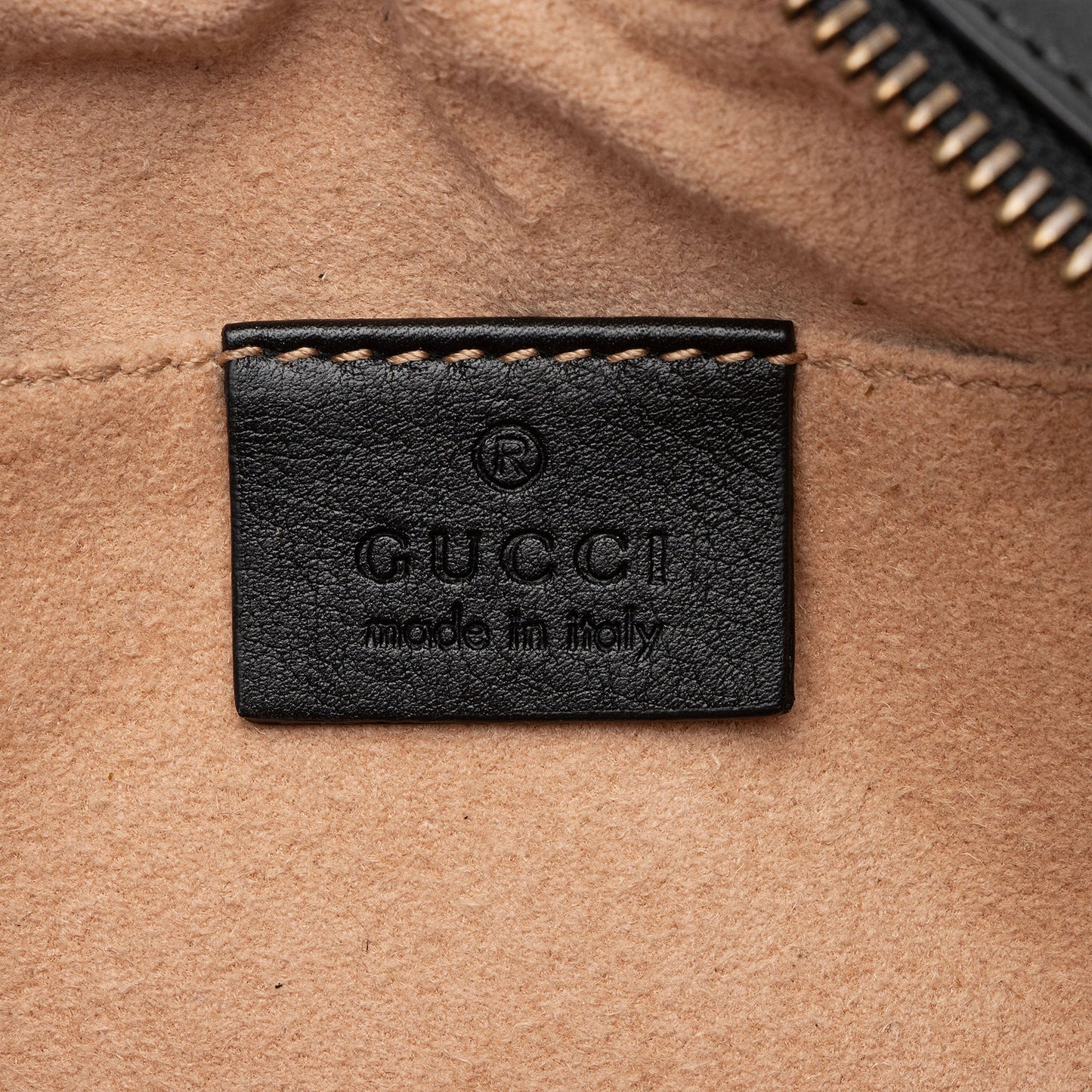 Gucci Matelasse Leather GG Marmont Mini Bag (SHF-3G1w1x)