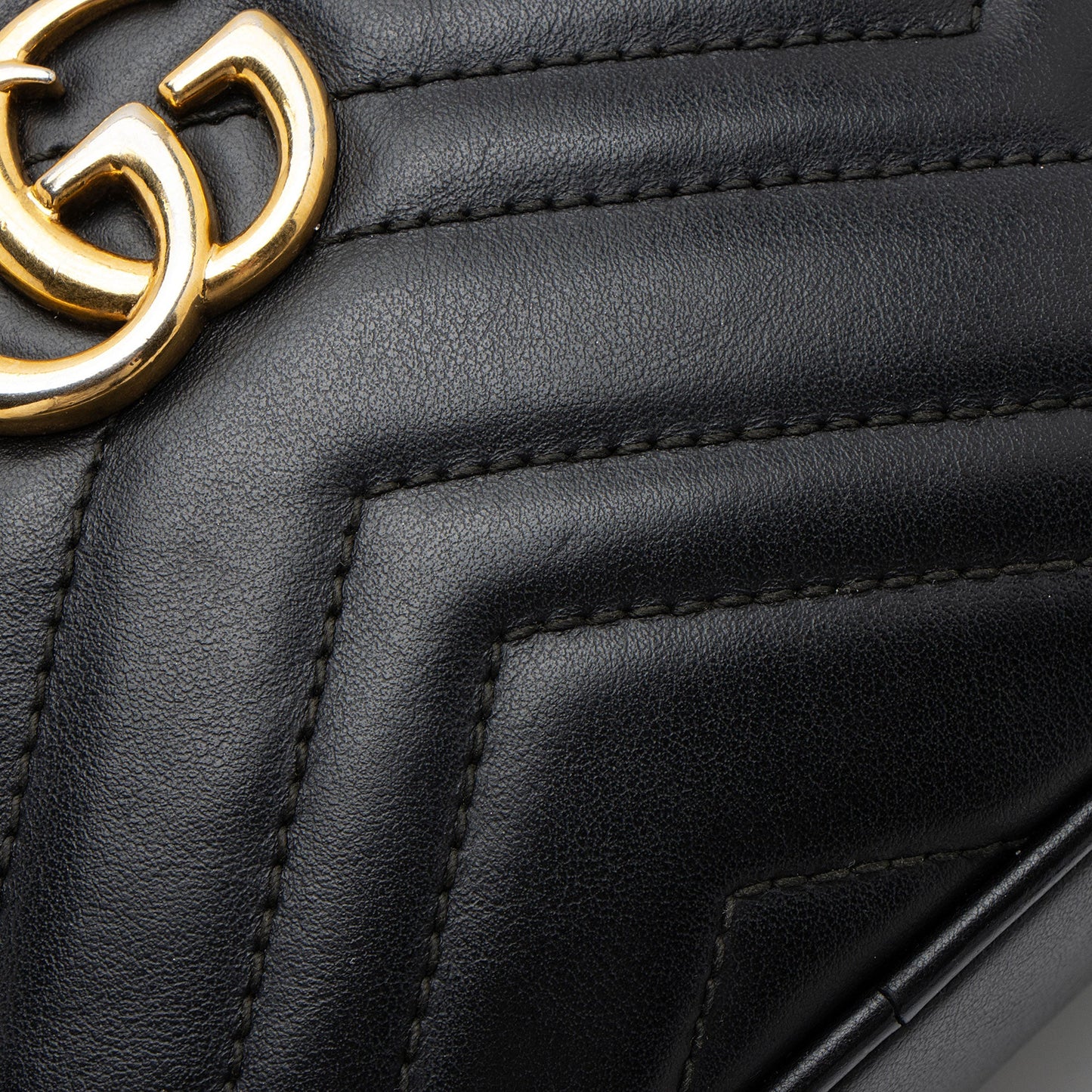 Gucci Matelasse Leather GG Marmont Mini Bag (SHF-MMurmE)
