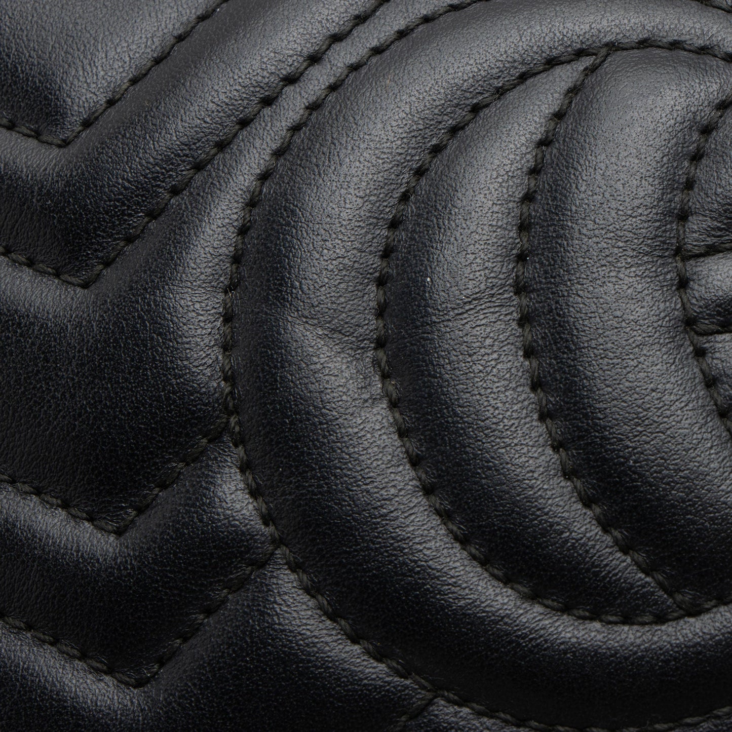 Gucci Matelasse Leather GG Marmont Mini Bag (SHF-MMurmE)
