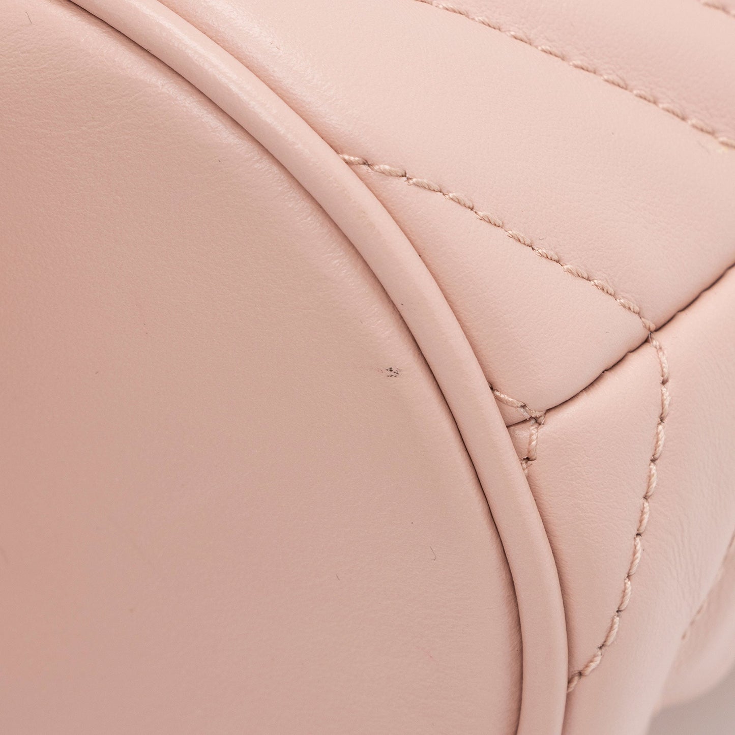 Gucci Matelasse Leather GG Marmont Mini Bucket Bag (SHF-mpO6dQ)
