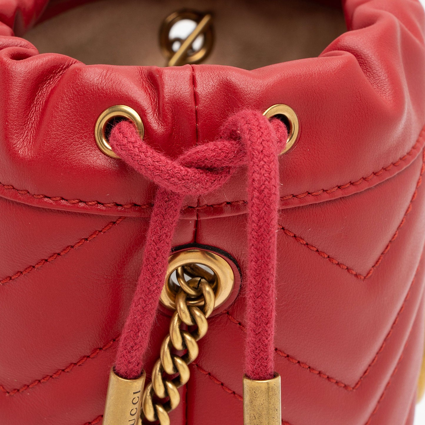 Gucci Matelasse Leather GG Marmont Mini Bucket Bag (SHF-dZVRWx)