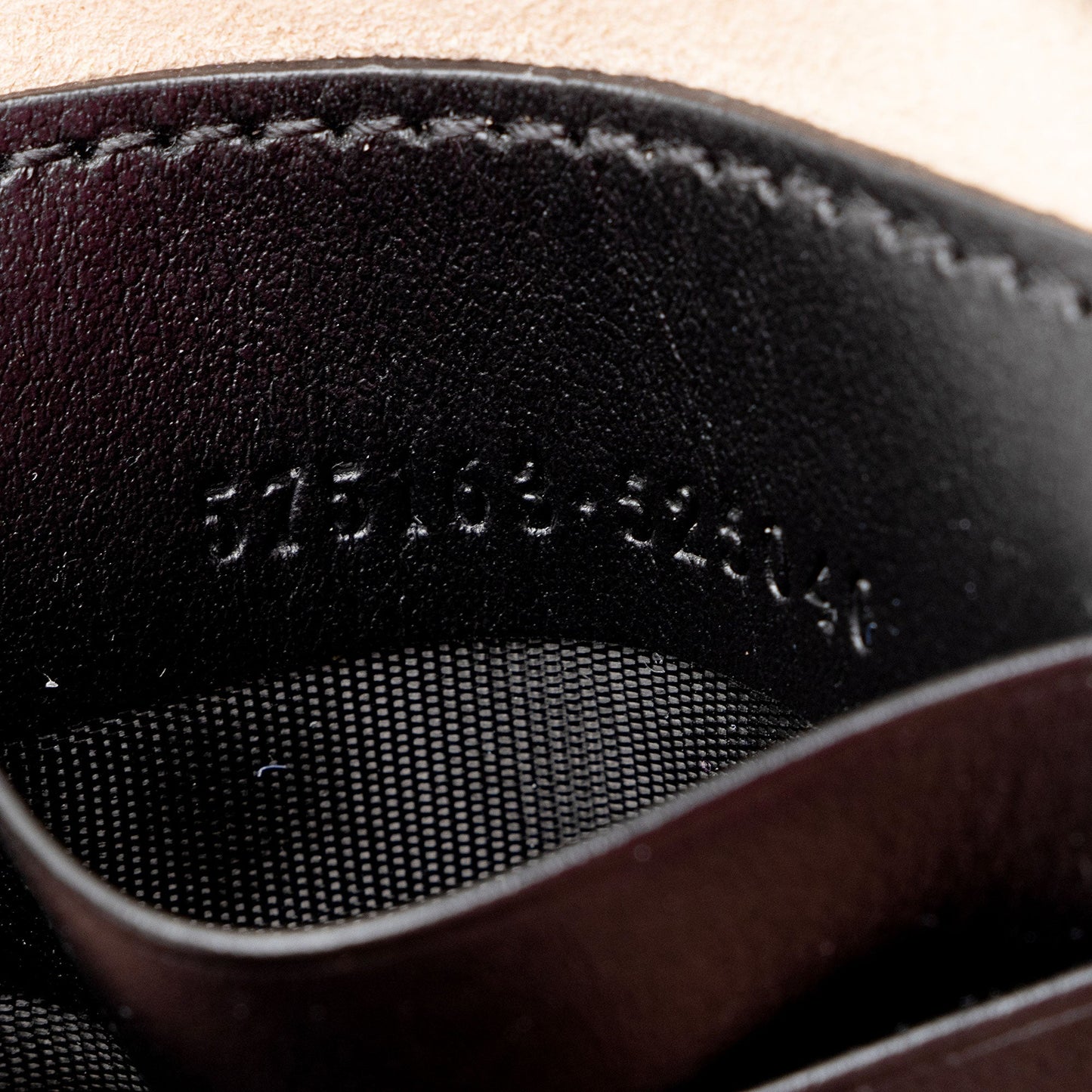 Gucci Matelasse Leather GG Marmont Mini Bucket Bag (SHF-IV6bhP)