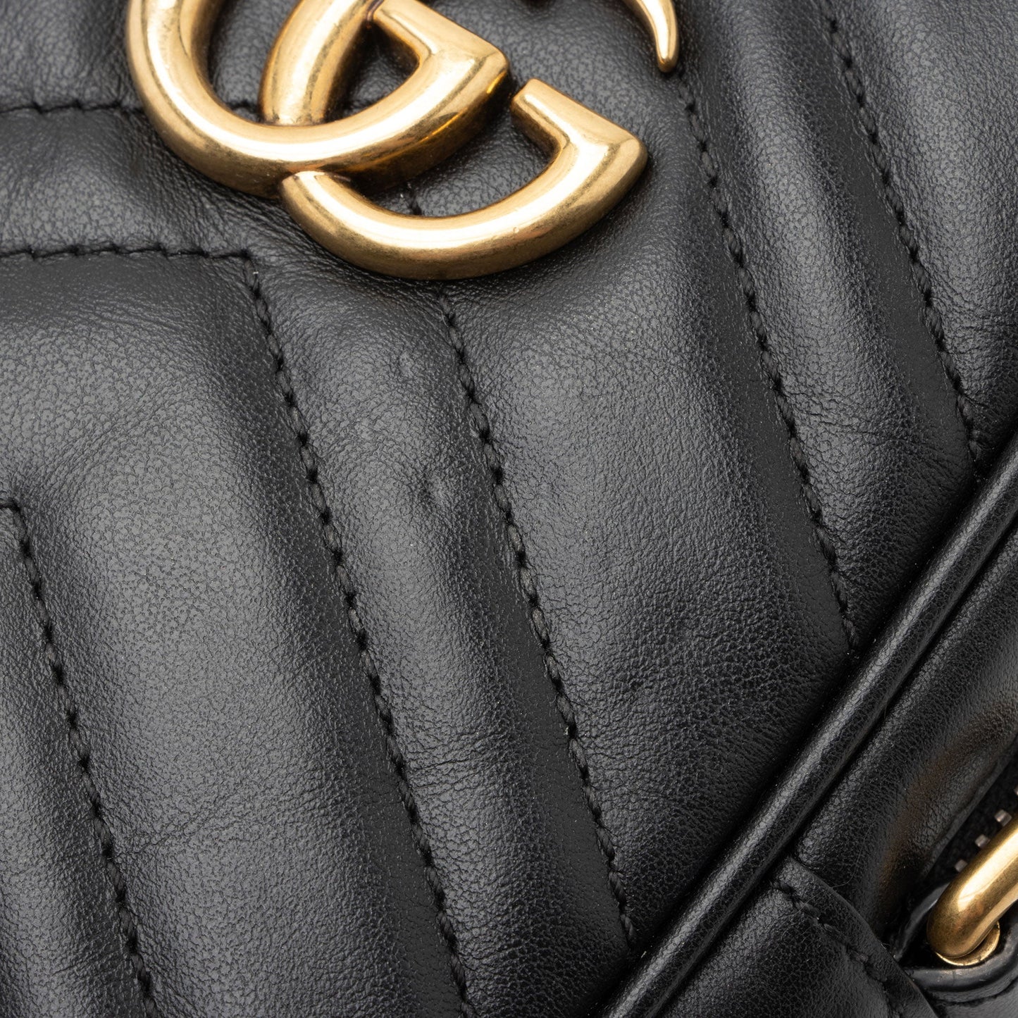 Gucci Matelasse Leather GG Marmont Mini Crossbody Bag (SHF-37j21T)
