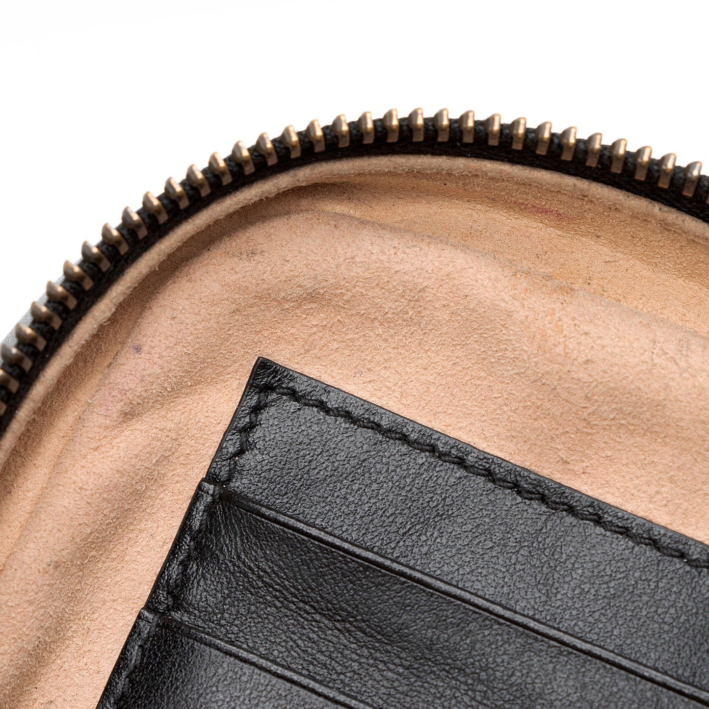 Gucci Matelasse Leather GG Marmont Mini Crossbody Bag (SHF-2UTE9c)