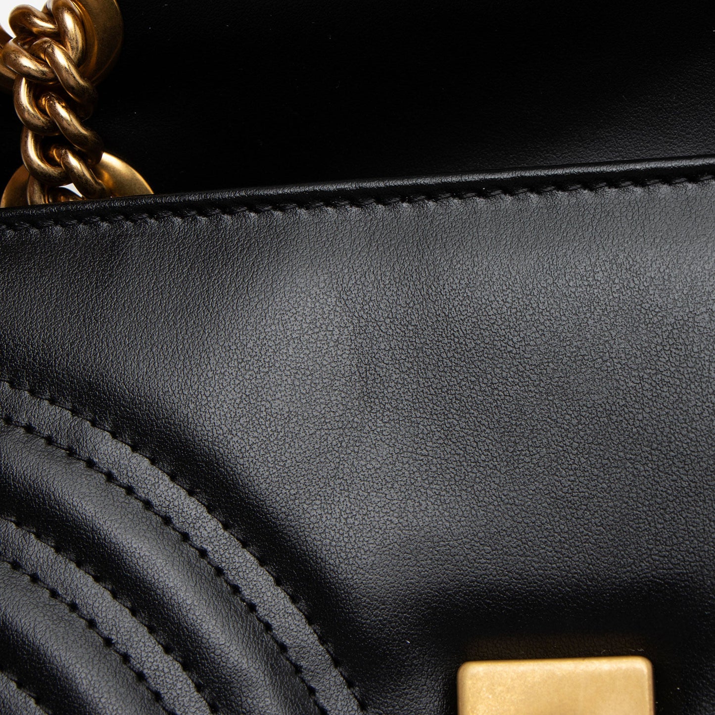 Gucci Matelasse Leather GG Marmont Mini Flap Bag (SHF-w6pN1q)