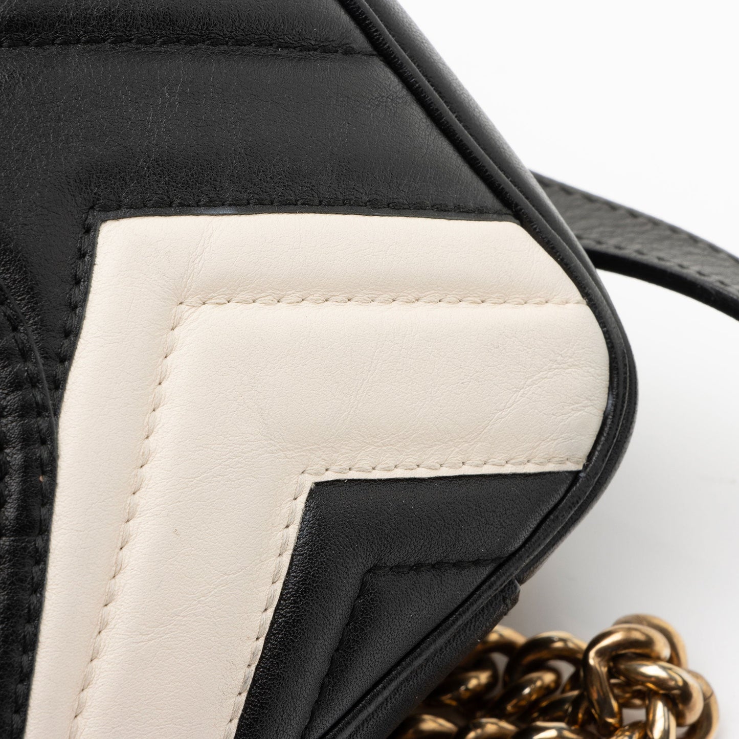 Gucci Matelasse Leather GG Marmont Two Tone Mini Flap Bag (SHF-GrfDUZ)