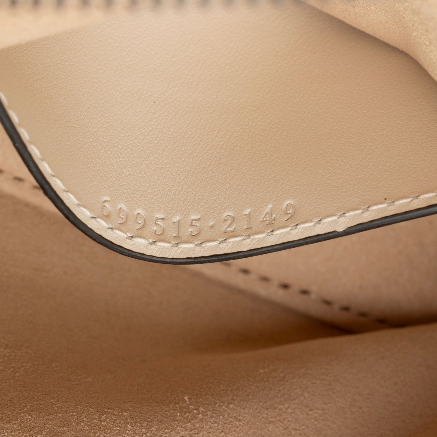 Gucci Matelasse Leather GG Marmont Mini Vanity Top Handle (SHF-OIkIzL)