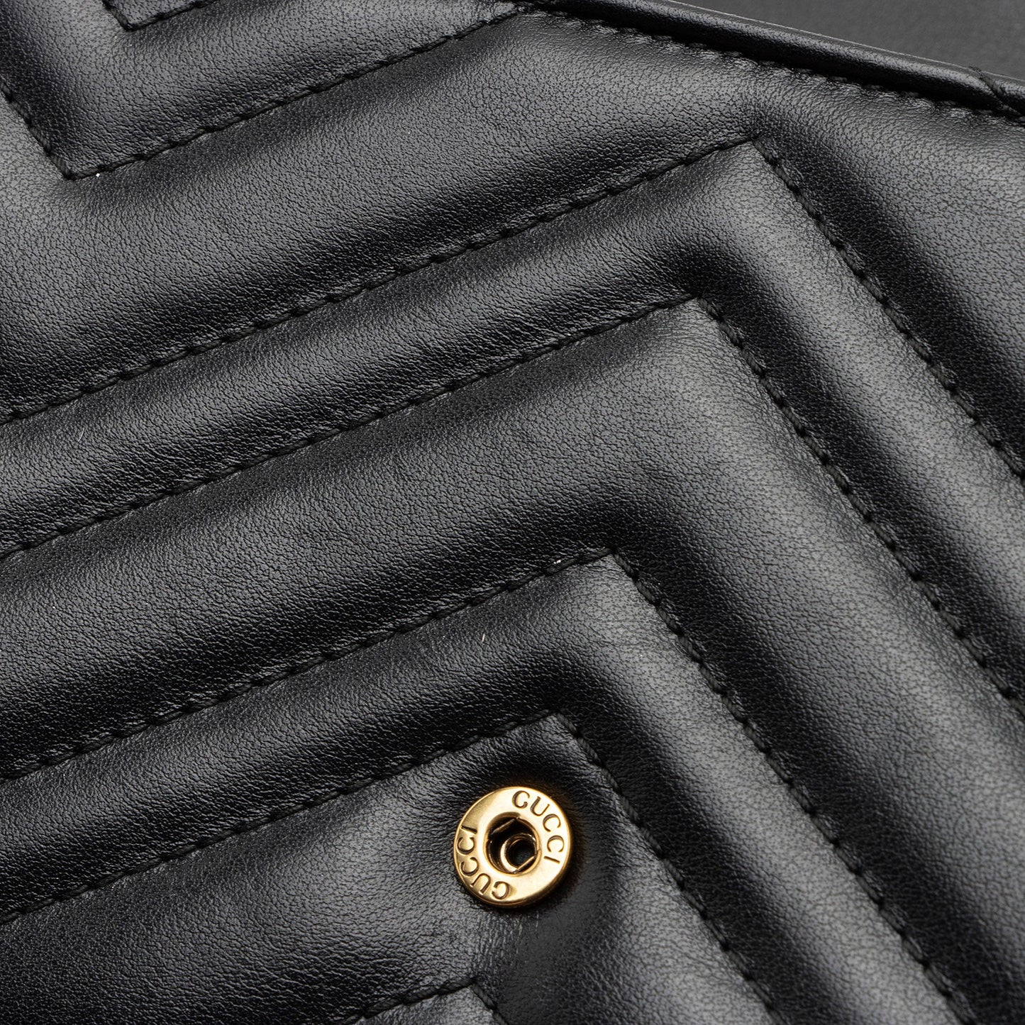 Gucci Matelasse Leather GG Marmont Mini Wallet on Chain (SHF-Us5Ysf)