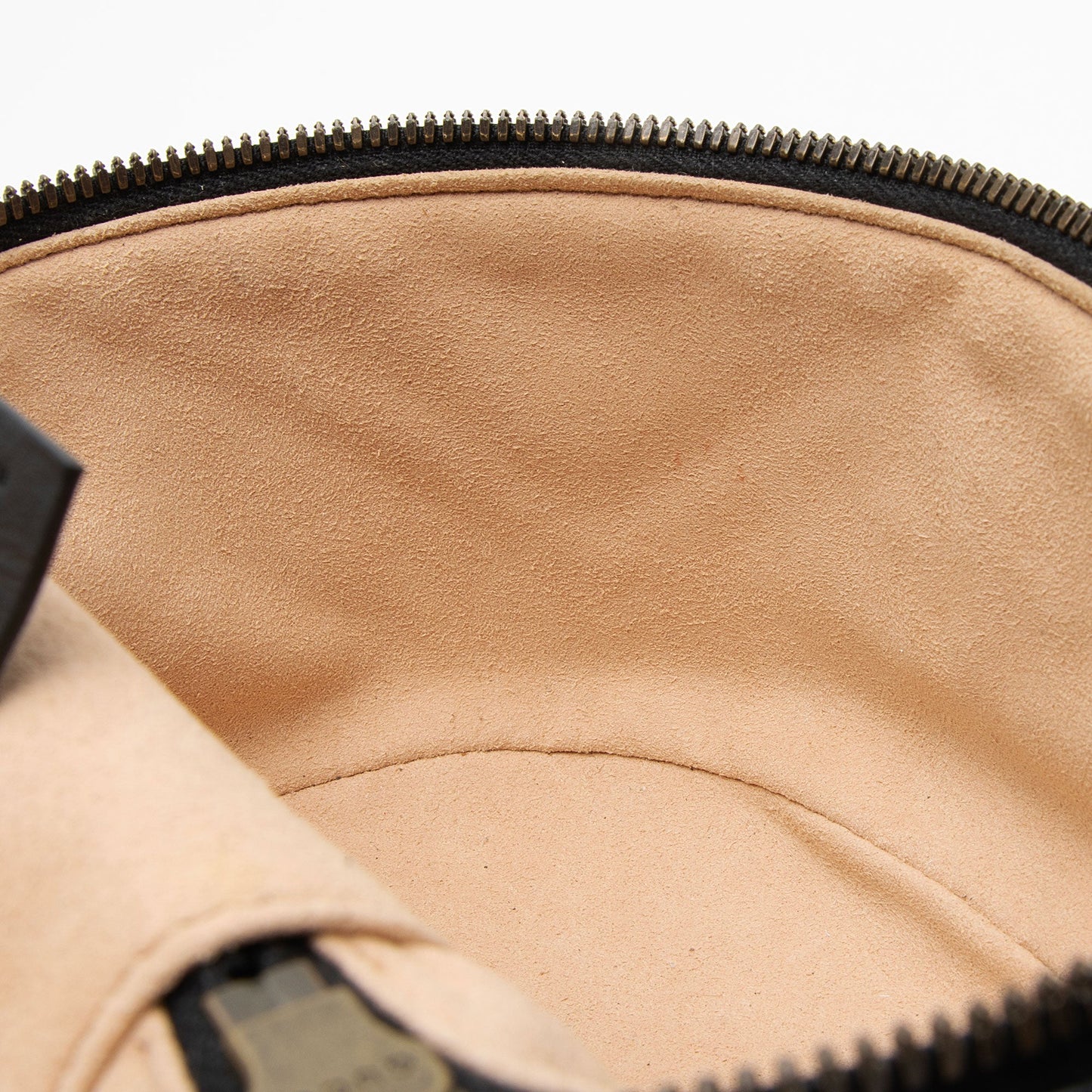 Gucci Matelasse Leather GG Marmont Round Mini Backpack (SHF-tbmiZF)