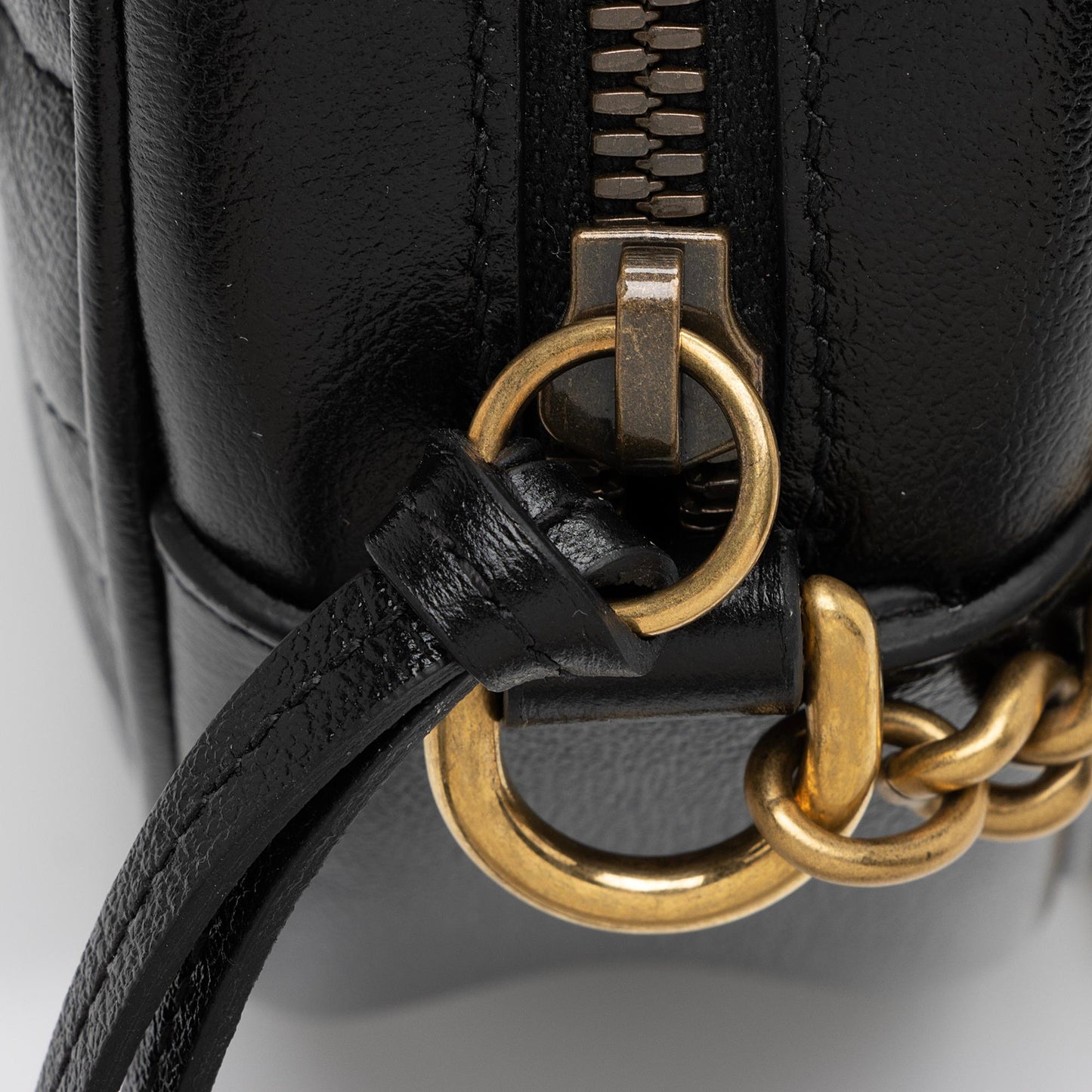 Gucci Matelasse Leather GG Marmont Round Mini Shoulder Bag (SHF-16xHJX)
