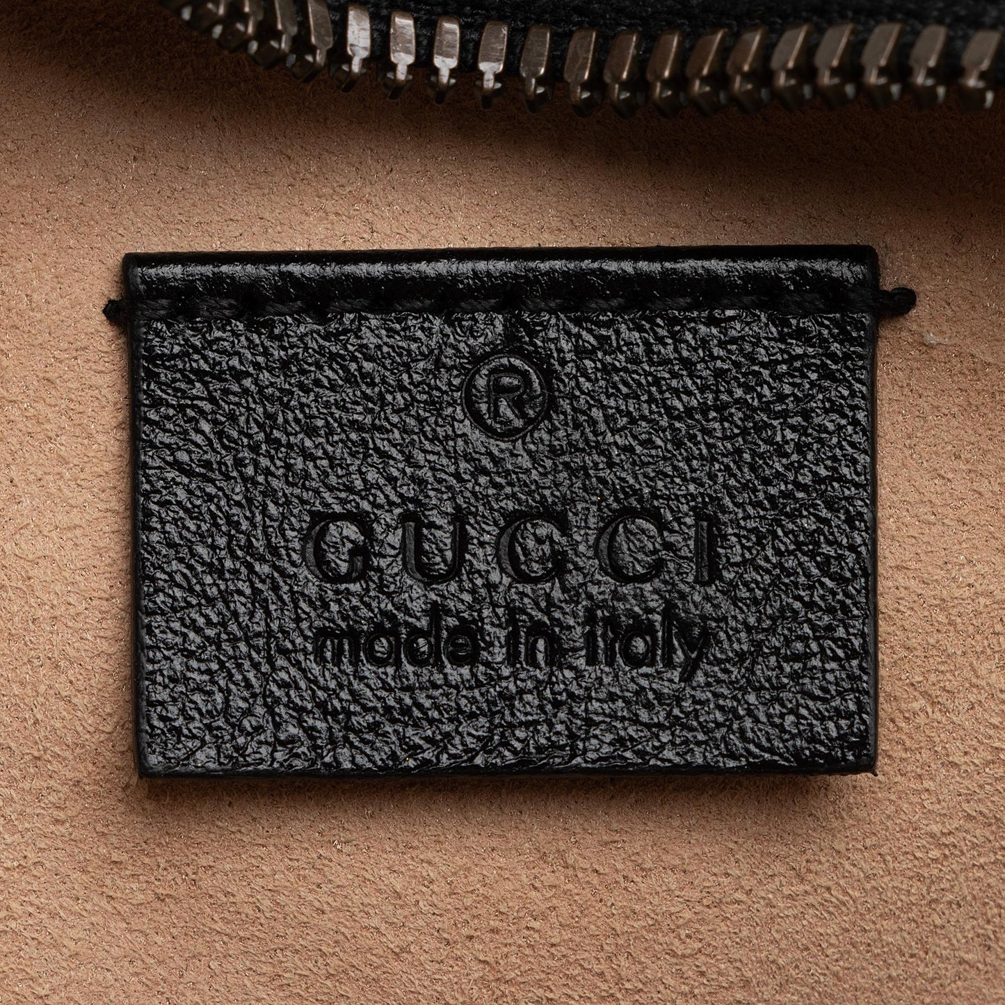 Gucci Matelasse Leather GG Marmont Round Mini Shoulder Bag (SHF-16xHJX)