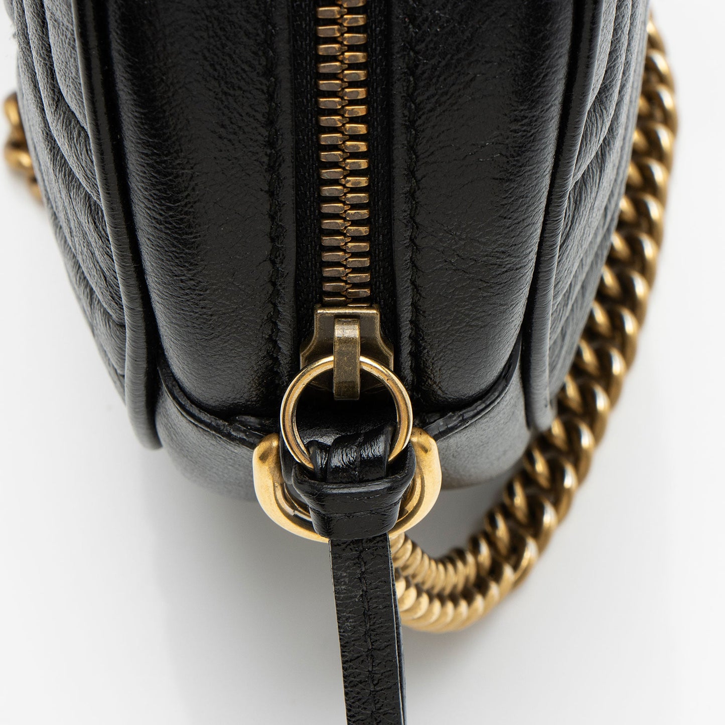 Gucci Matelasse Leather GG Marmont Round Mini Shoulder Bag (SHF-zohuy0)