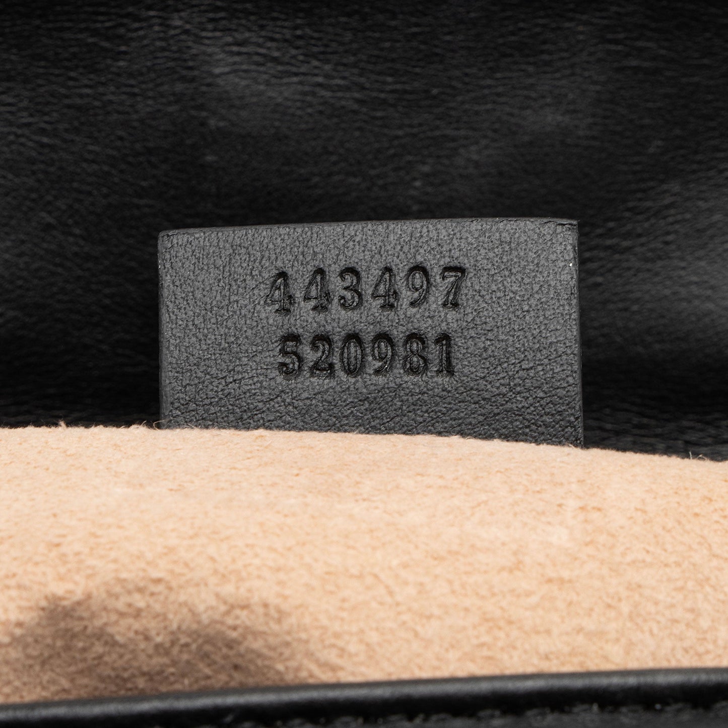 Gucci Matelasse Leather GG Marmont Small Flap Shoulder Bag (SHF-IkiGIu)