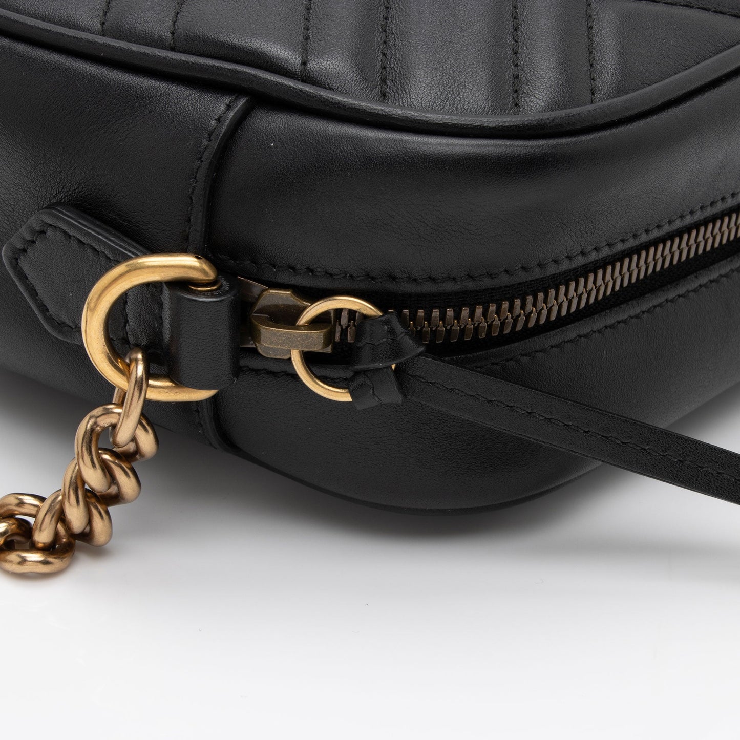 Gucci Matelasse Leather GG Marmont Small Shoulder Bag (SHF-yWuLoN)