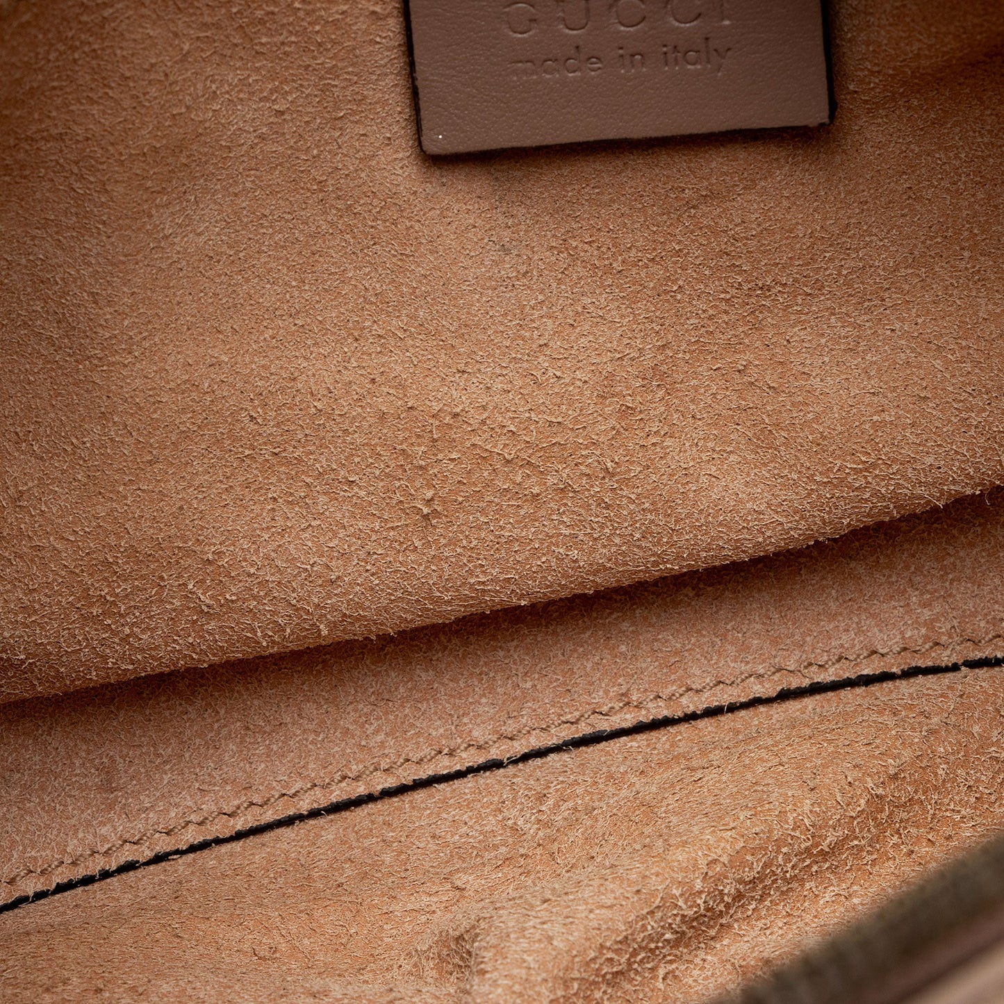 Gucci Matelasse Leather GG Marmont Small Shoulder Bag (SHF-LVfFFC)