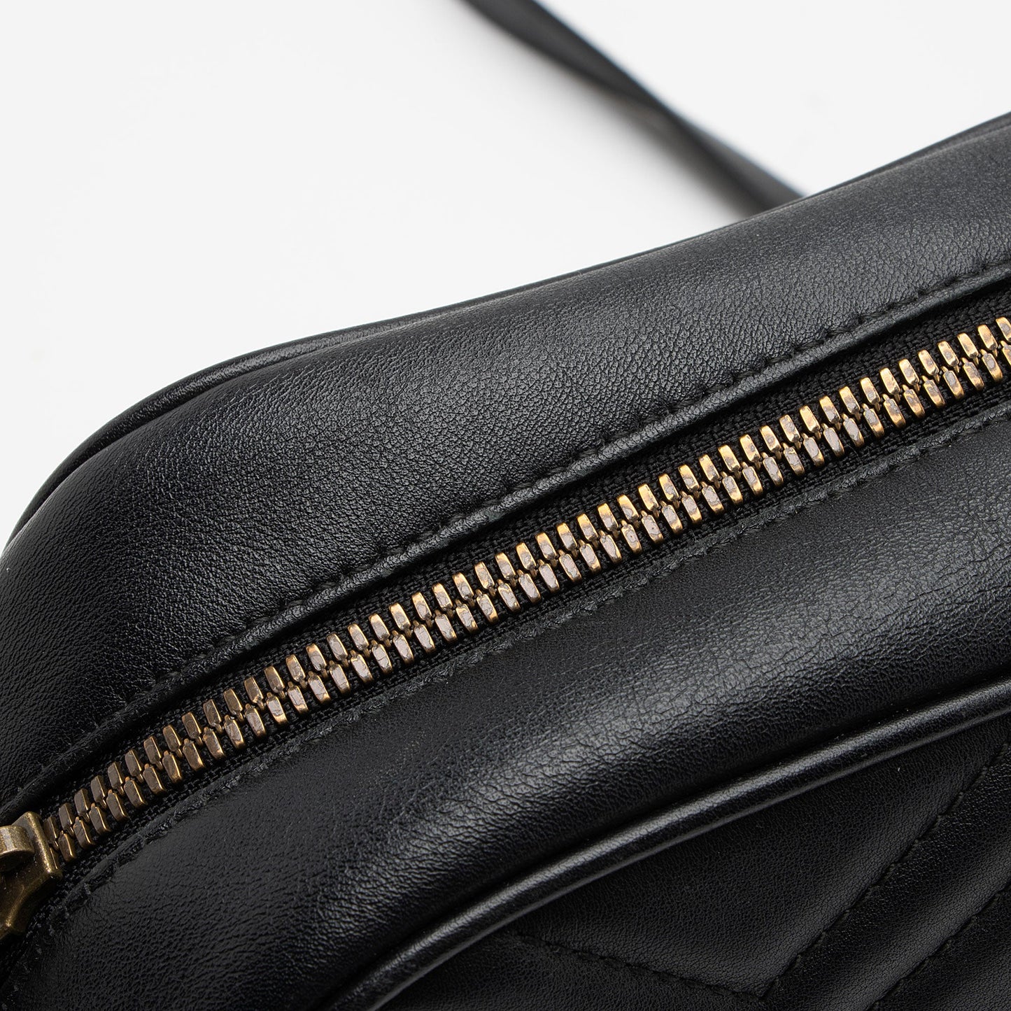 Gucci Matelasse Leather GG Marmont Small Shoulder Bag (SHF-Hle45u)