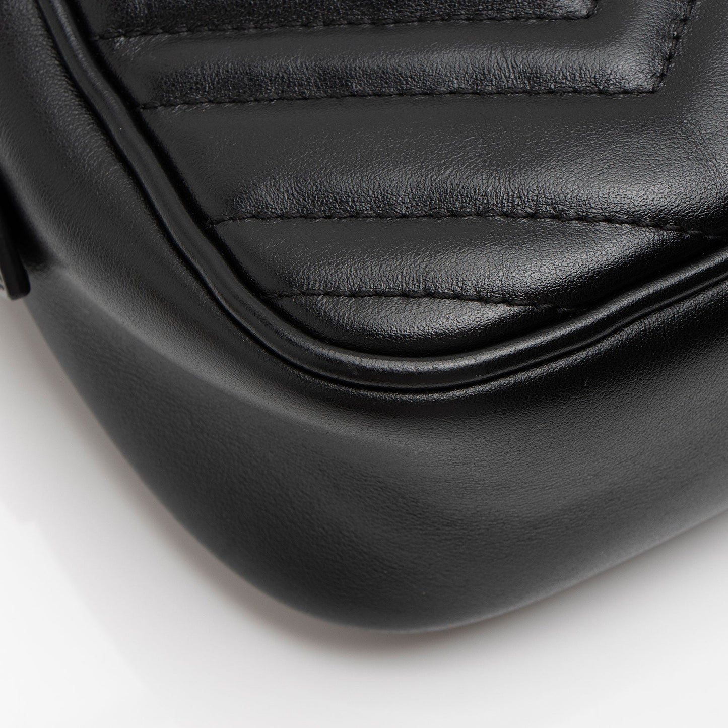 Gucci Matelasse Leather GG Marmont Small Shoulder Bag (SHF-baNUcE)