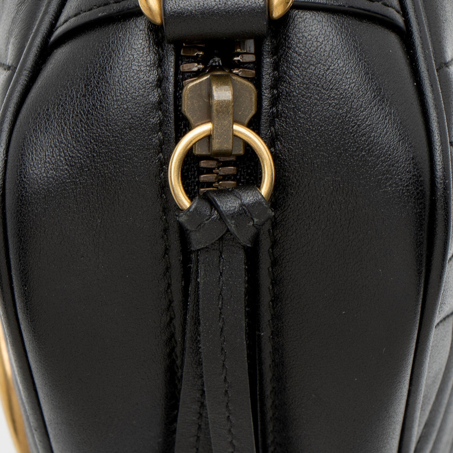Gucci Matelasse Leather GG Marmont Small Shoulder Bag (SHF-YWd3X0)