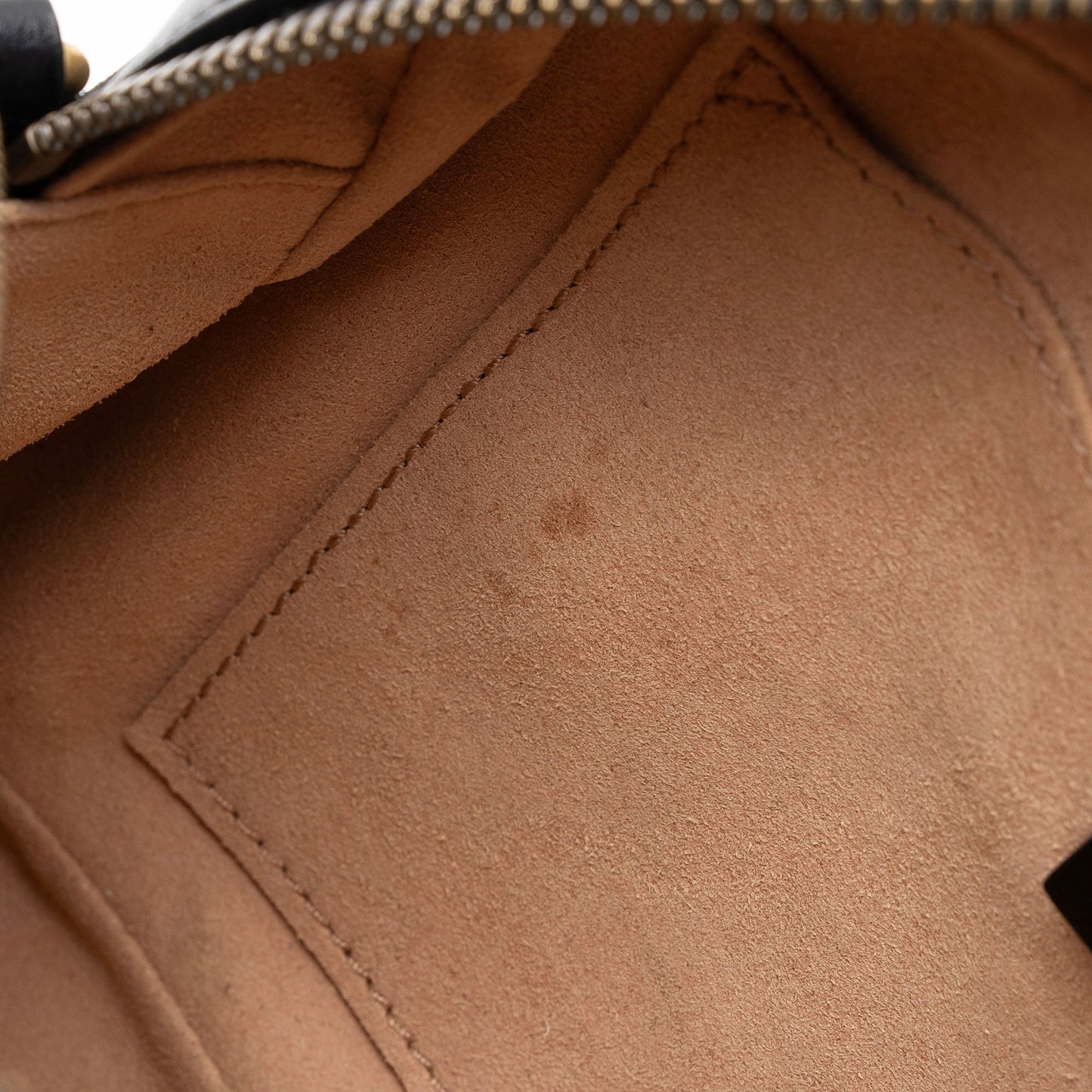 Gucci Matelasse Leather GG Marmont Small Shoulder Bag (SHF-VWeddr)