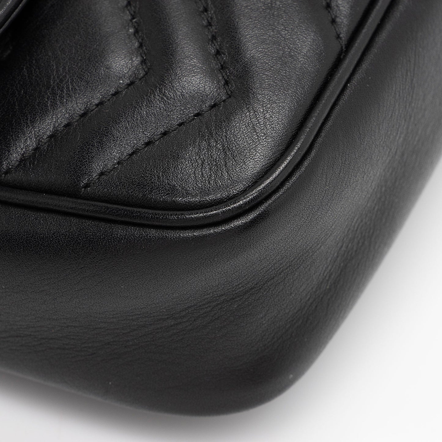 Gucci Matelasse Leather GG Marmont Super Mini Flap Bag (SHF-a6vrvo)