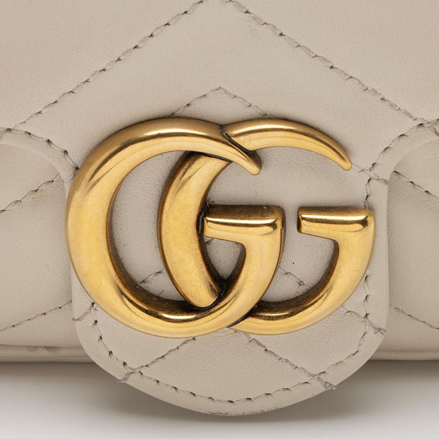 Gucci Matelasse Leather GG Marmont Super Mini Flap Bag (SHF-beHFsH)