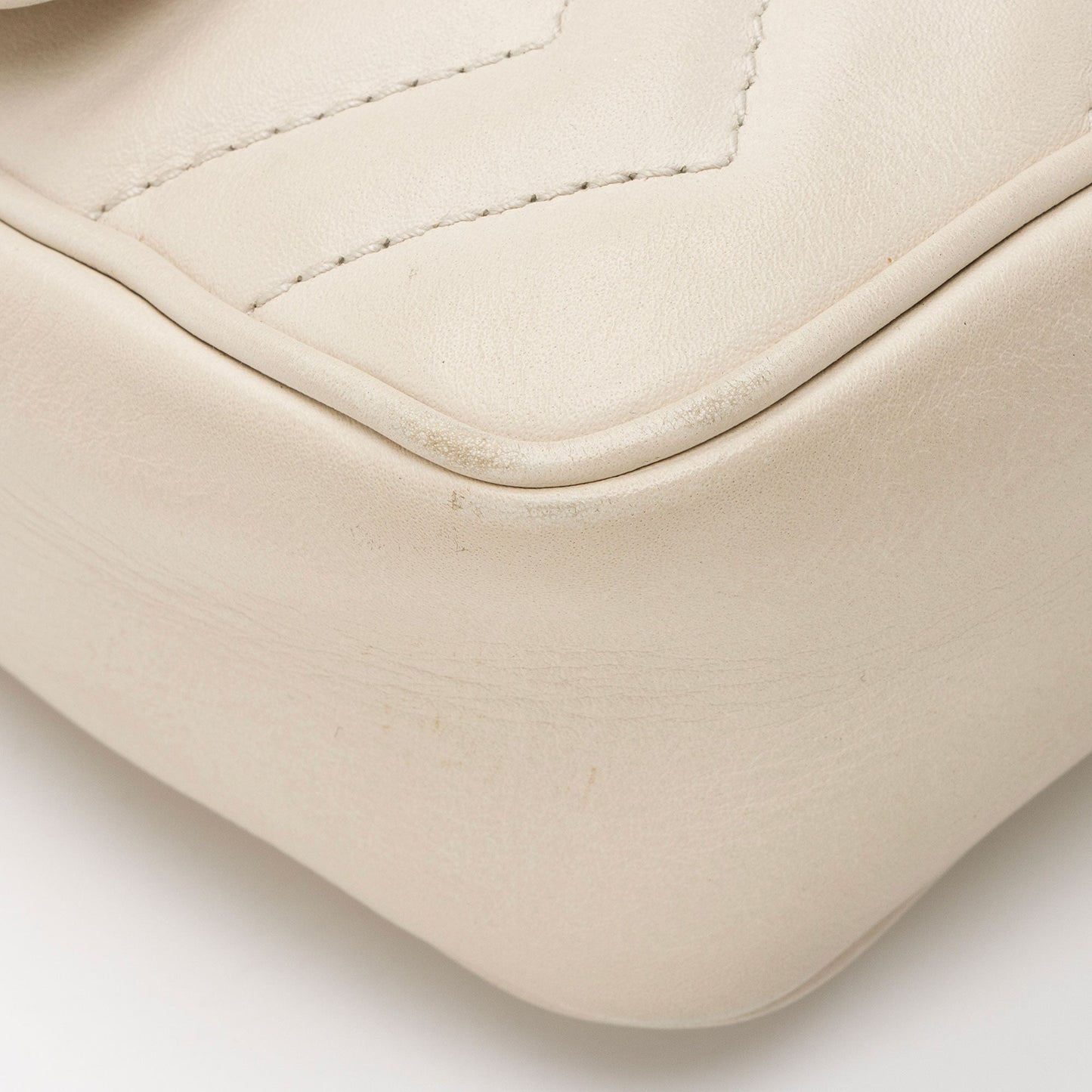 Gucci Matelasse Leather GG Marmont Super Mini Flap Bag (SHF-beHFsH)