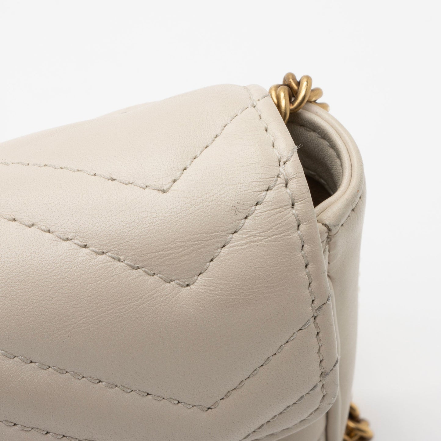 Gucci Matelasse Leather GG Marmont Super Mini Flap Bag (SHF-beHFsH)