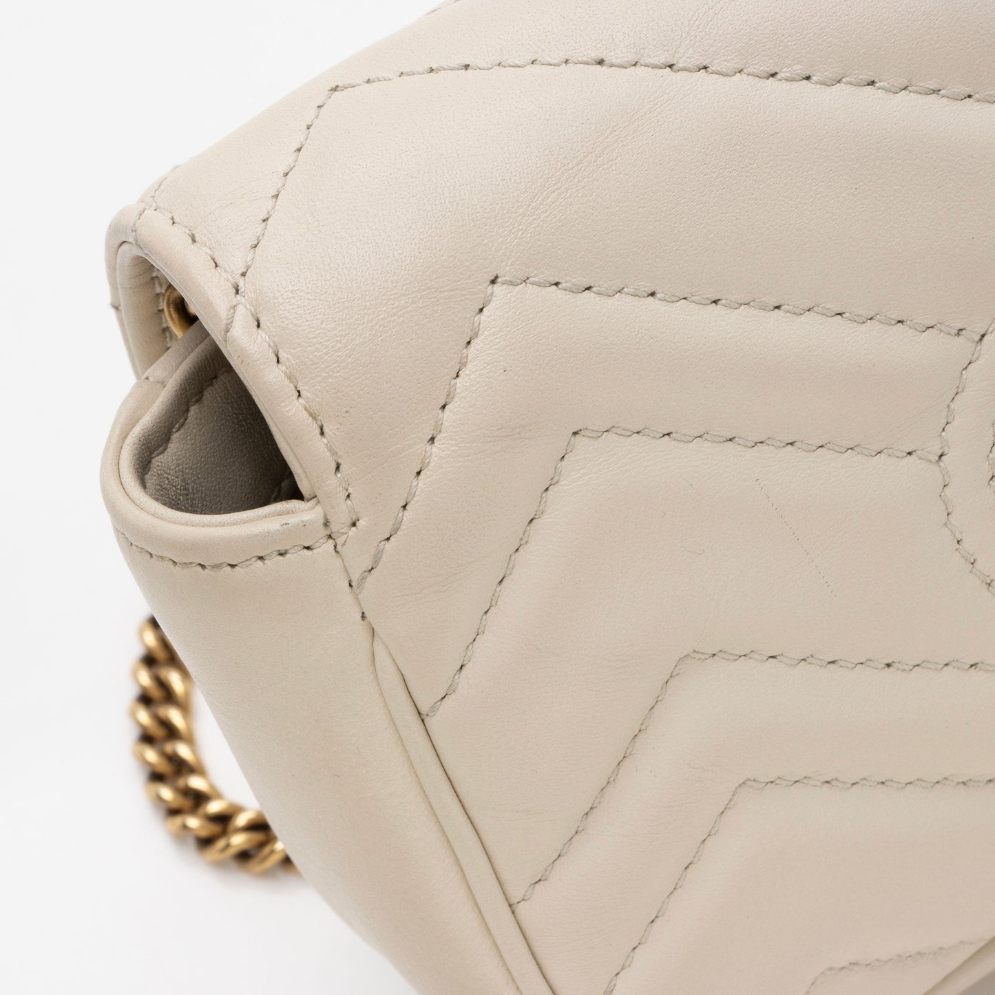 Gucci Matelasse Leather GG Marmont Super Mini Flap Bag (SHF-beHFsH)