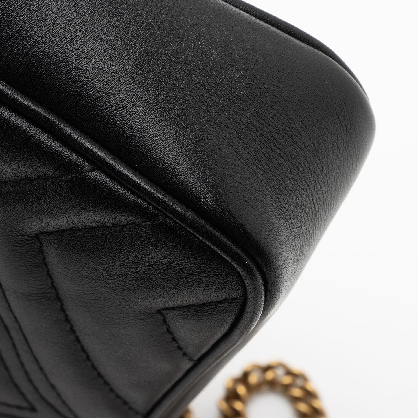 Gucci Matelasse Leather GG Marmont Super Mini Flap Bag (SHF-fWvNlT)