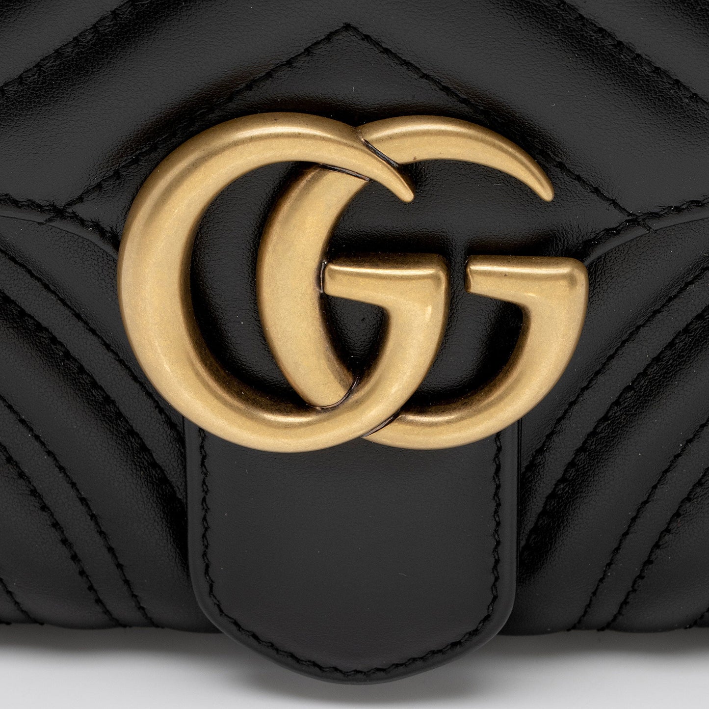 Gucci Matelasse Leather GG Marmont Top Handle Zip Around Small Shoulder Bag (SHF-wK4h1j)