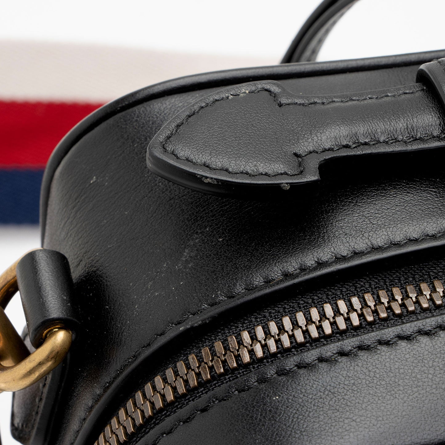 Gucci Matelasse Leather GG Marmont Top Handle Zip Around Small Shoulder Bag (SHF-wK4h1j)