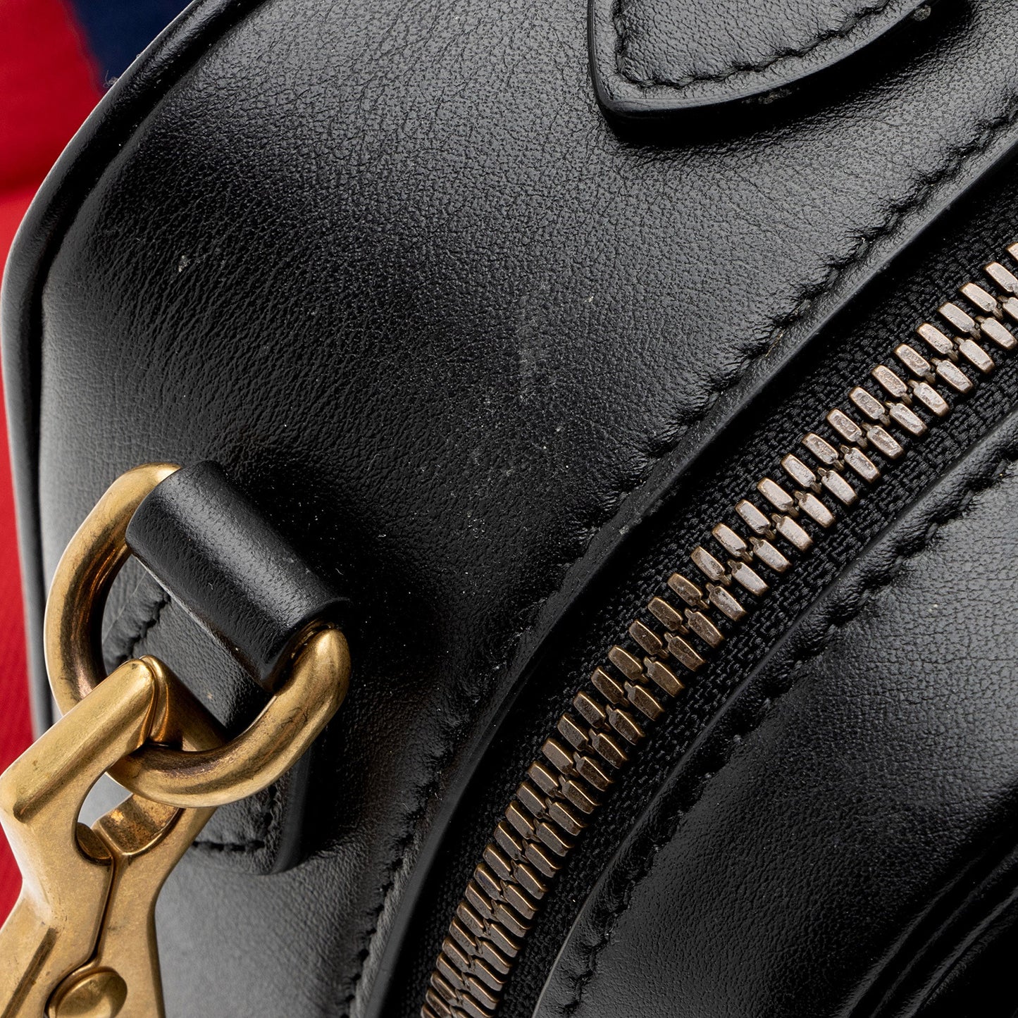 Gucci Matelasse Leather GG Marmont Top Handle Zip Around Small Shoulder Bag (SHF-wK4h1j)