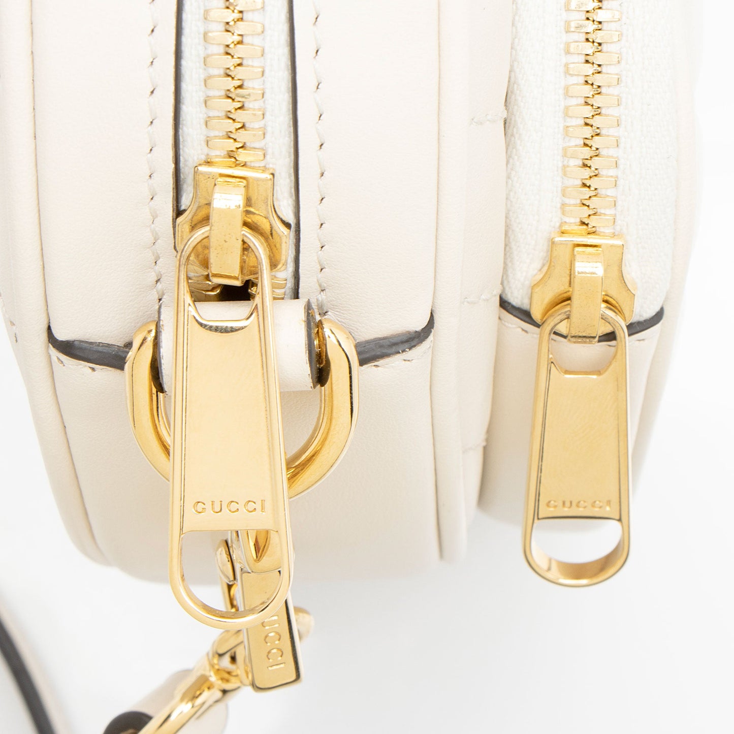 Gucci Matelasse Leather Interlocking G Heart Mini Shoulder Bag (SHF-iaso5p)