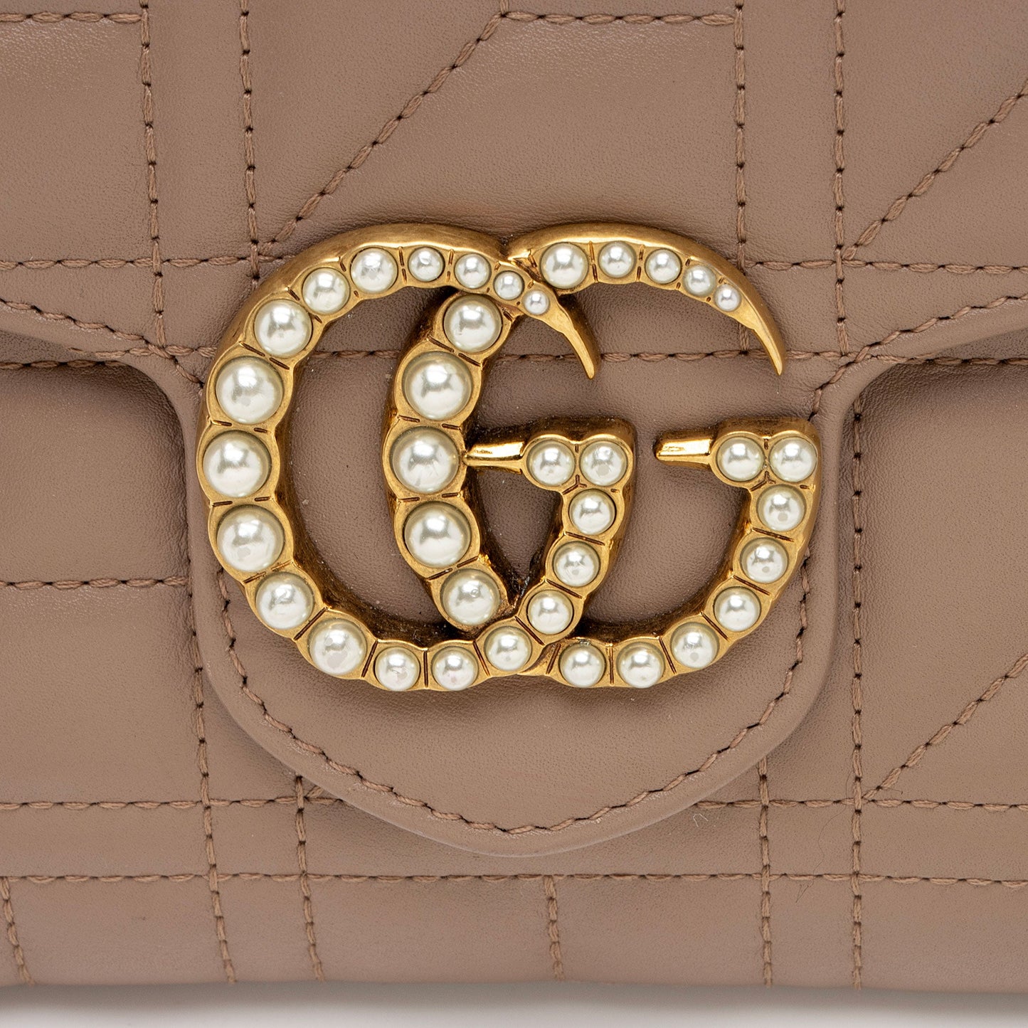 Gucci Matelasse Leather Pearl GG Marmont Flap Mini Wallet Bag (SHF-XrFkq1)