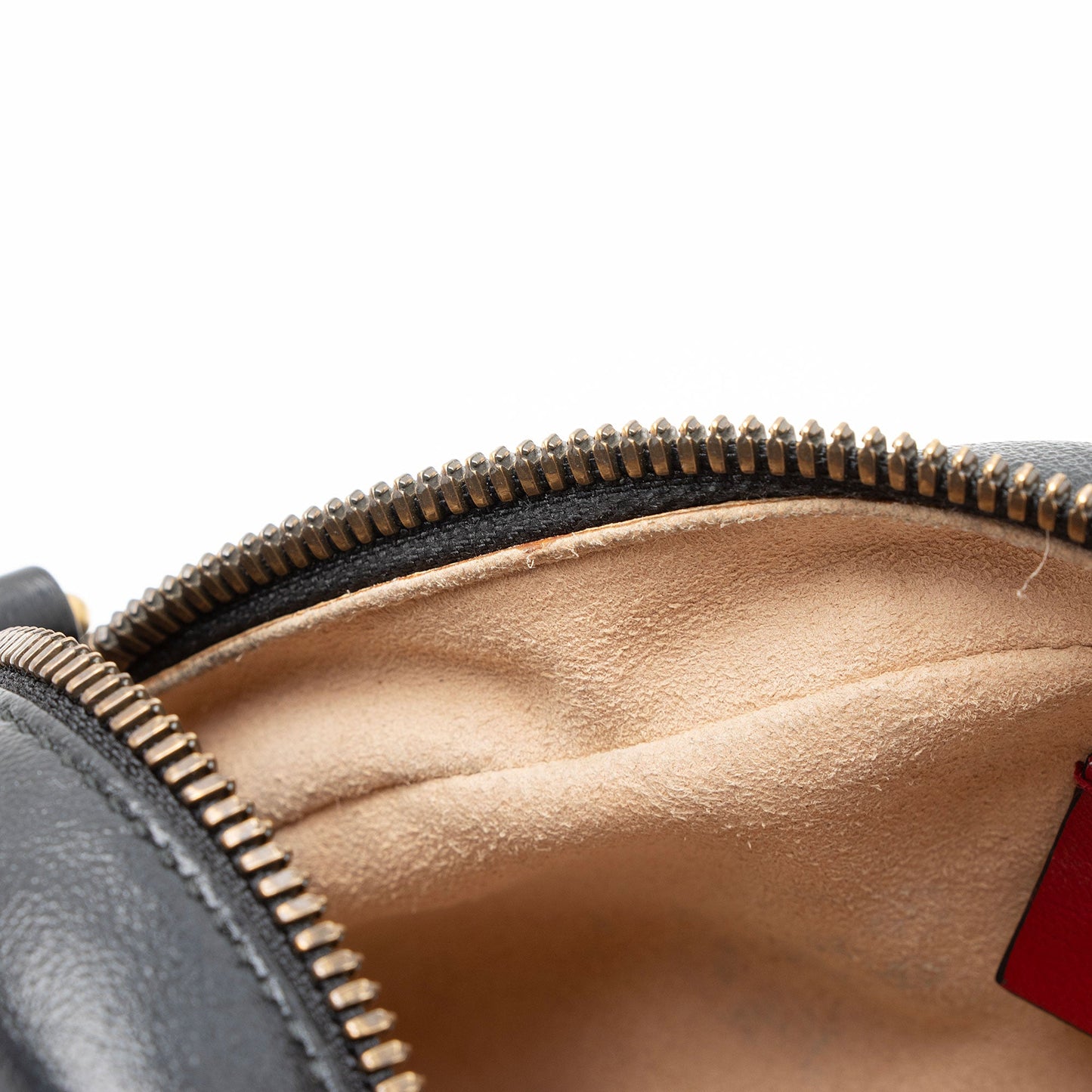 Gucci Matelasse Leather Torchon GG Marmont Round Mini Shoulder Bag (SHF-2rFjwc)