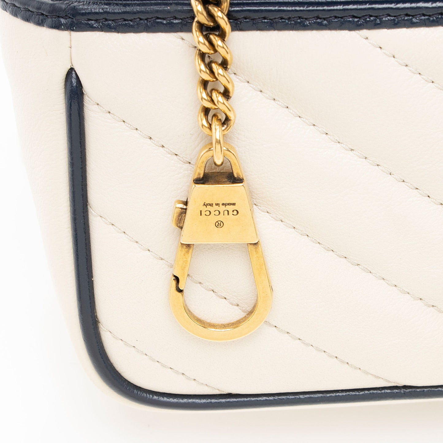 Gucci Matelasse Leather Torchon GG Marmont Super Mini Flap Bag (SHF-bXZV03)