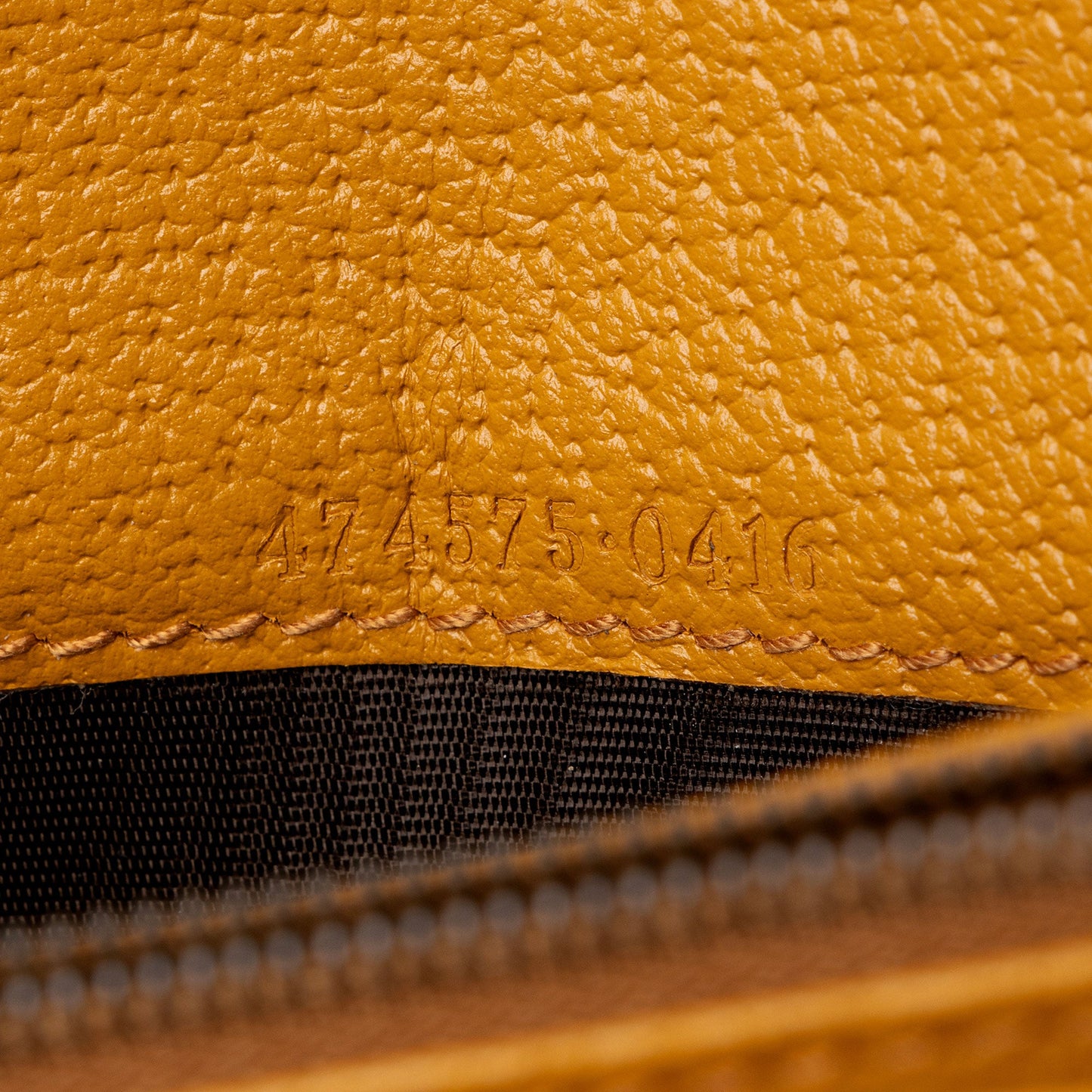 Gucci Matelasse Raffia GG Marmont Mini Wallet on Chain (SHF-wvhz6A)