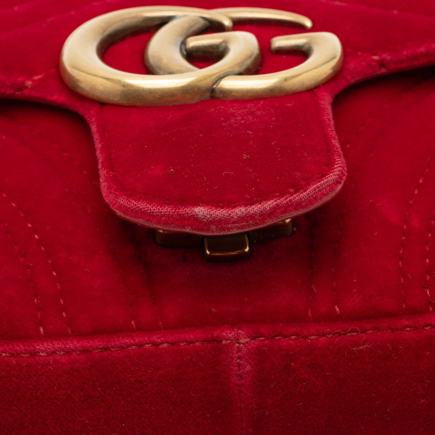 Gucci Matelasse Velvet GG Marmont Mini Flap Bag (SHF-RvBmGH)