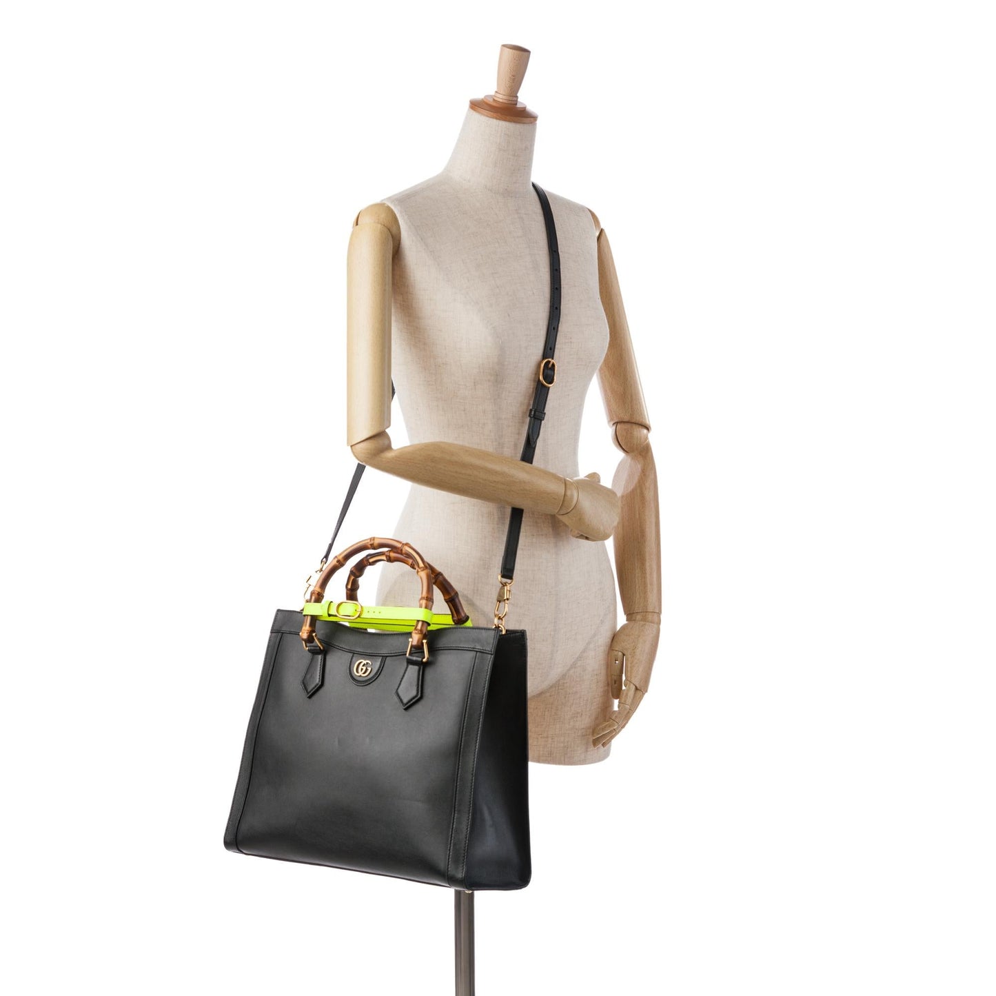 Gucci Medium Bamboo Diana Satchel (SHG-eqiq70)