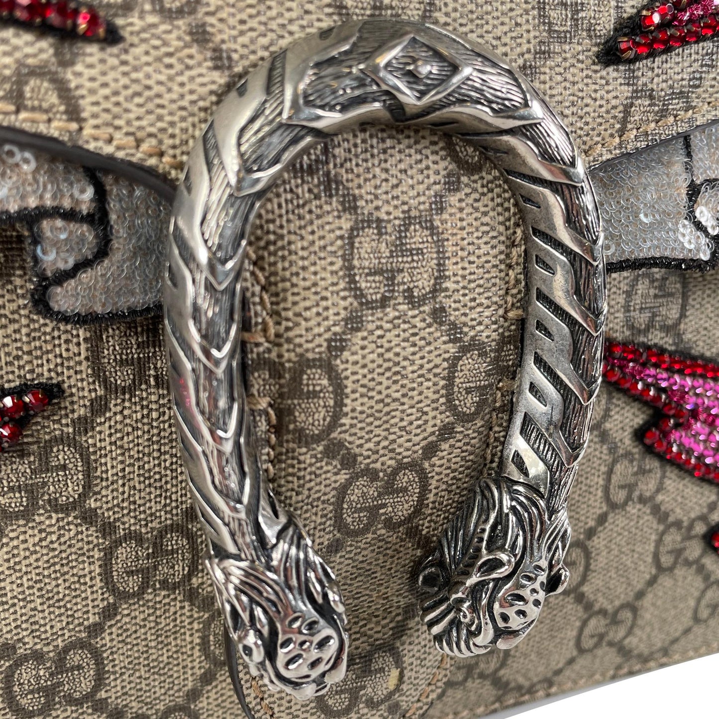 Gucci Medium Embellished GG Supreme Dionysus Shoulder Bag (SHG-46Vf23)