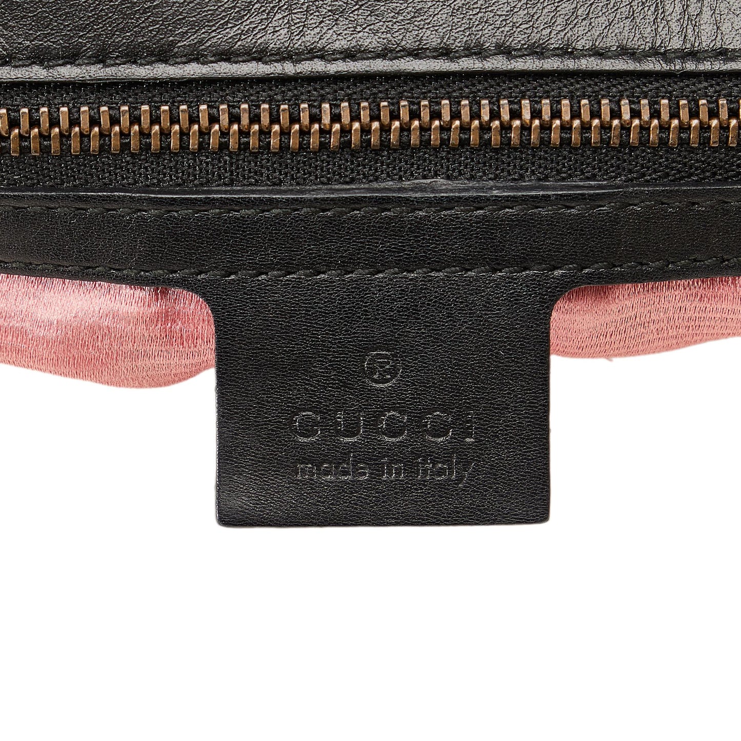 Gucci Medium GG Marmont Matelasse Crossbody Bag (SHG-7JKm0K)