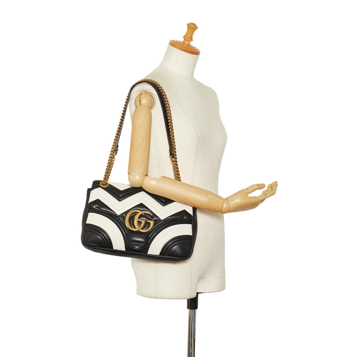 Gucci Medium GG Marmont Matelasse Crossbody Bag (SHG-7JKm0K)