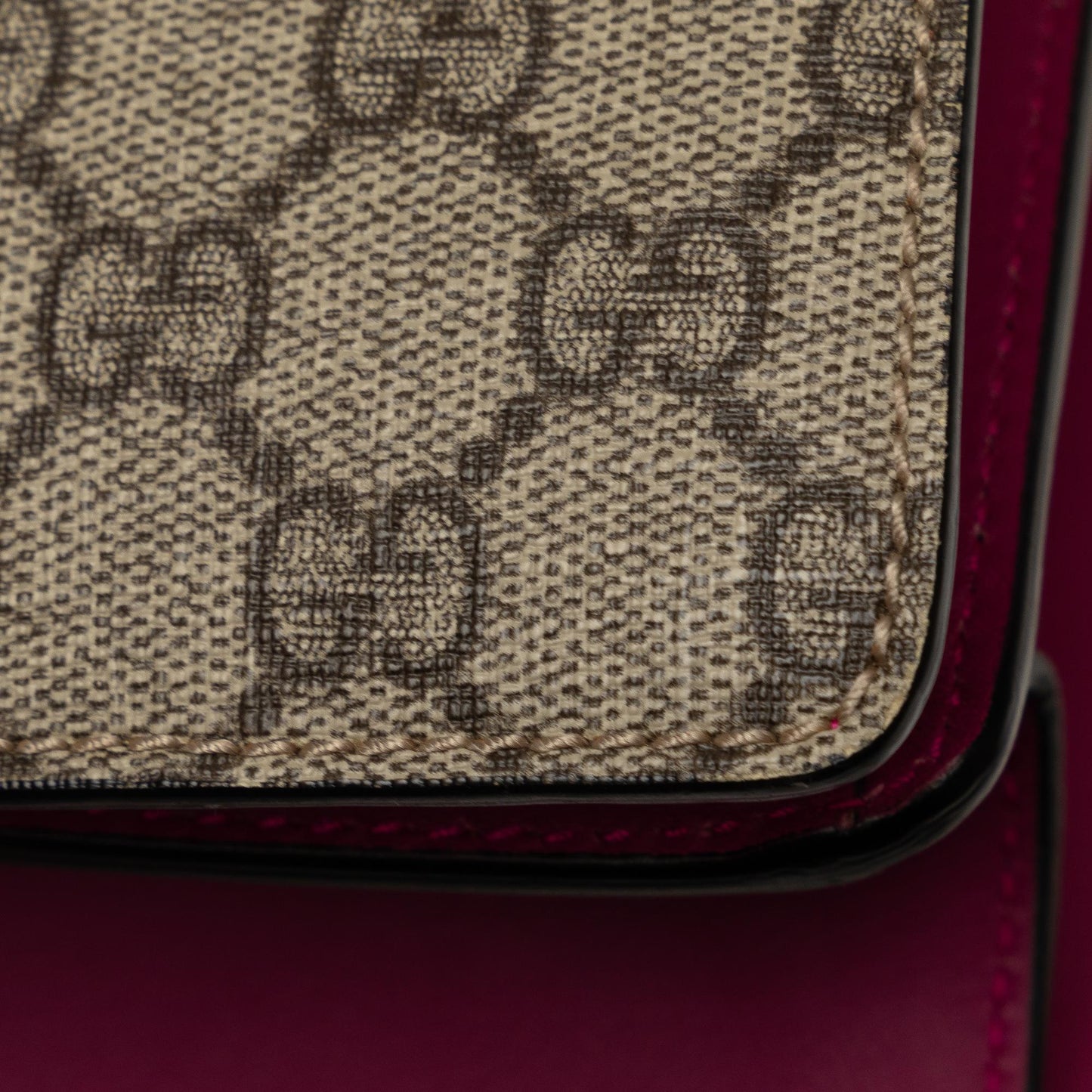Gucci Medium GG Supreme Convertible Tote (SHG-q7msyO)
