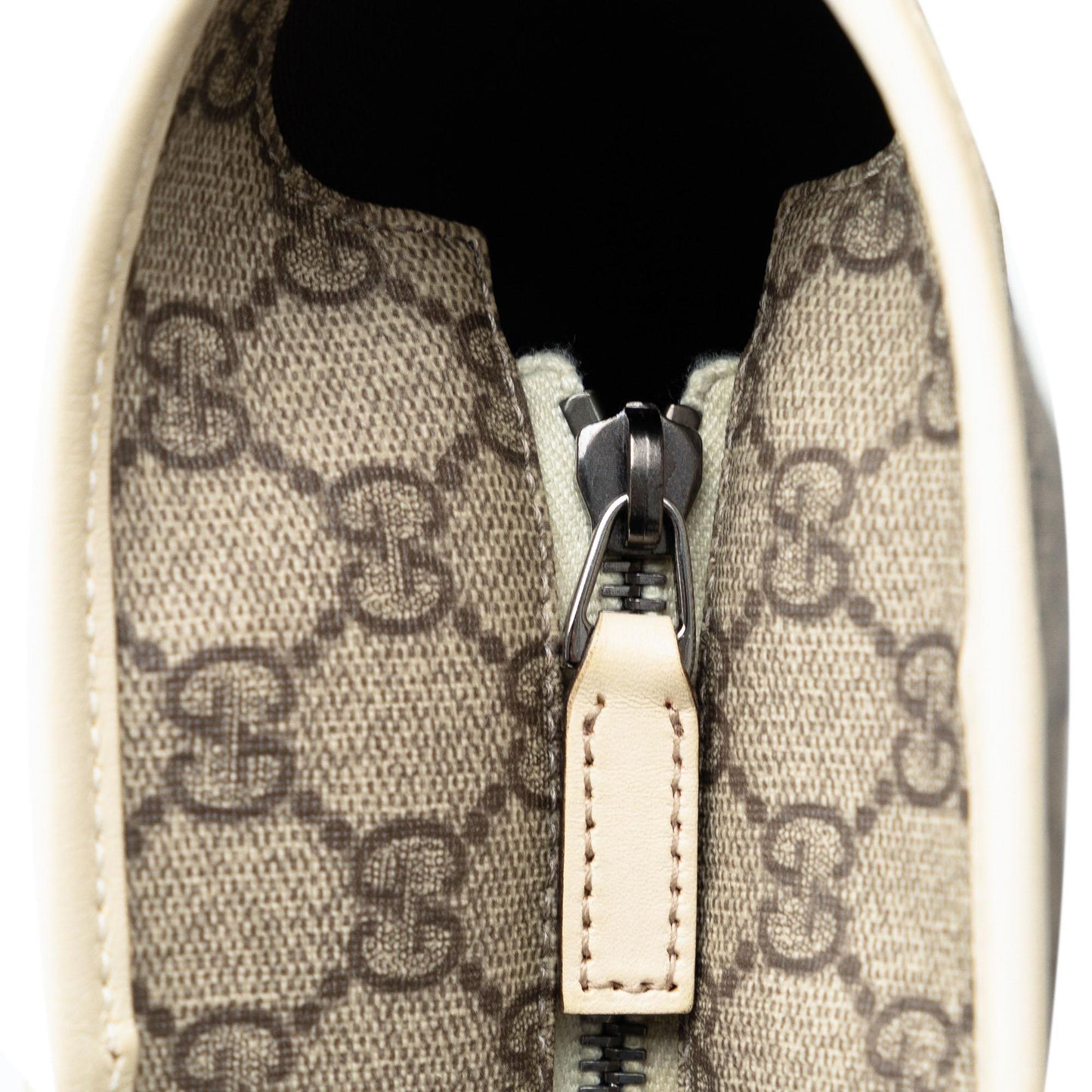 Gucci Medium GG Supreme Joy Tote (SHG-jy1Z5D)
