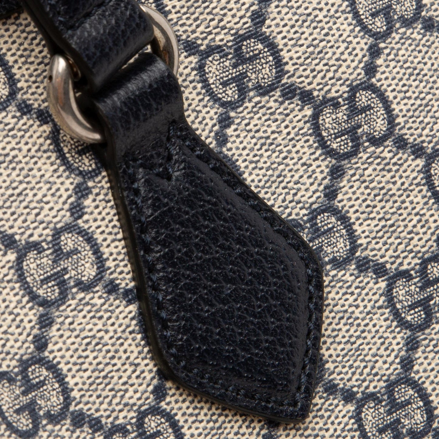 Gucci Medium GG Supreme Ophidia Tote (SHG-j9t1ZS)