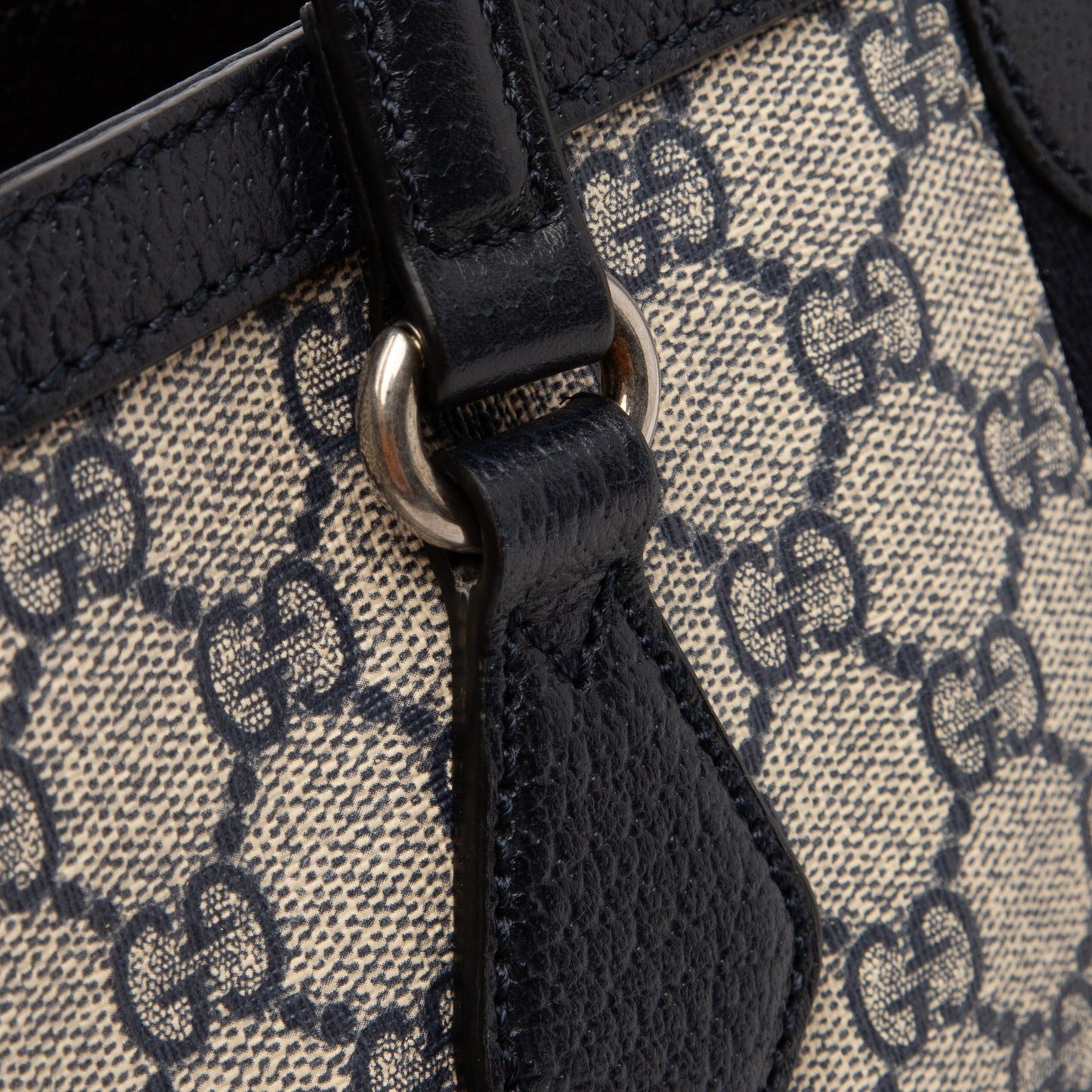 Gucci Medium GG Supreme Ophidia Tote (SHG-j9t1ZS)