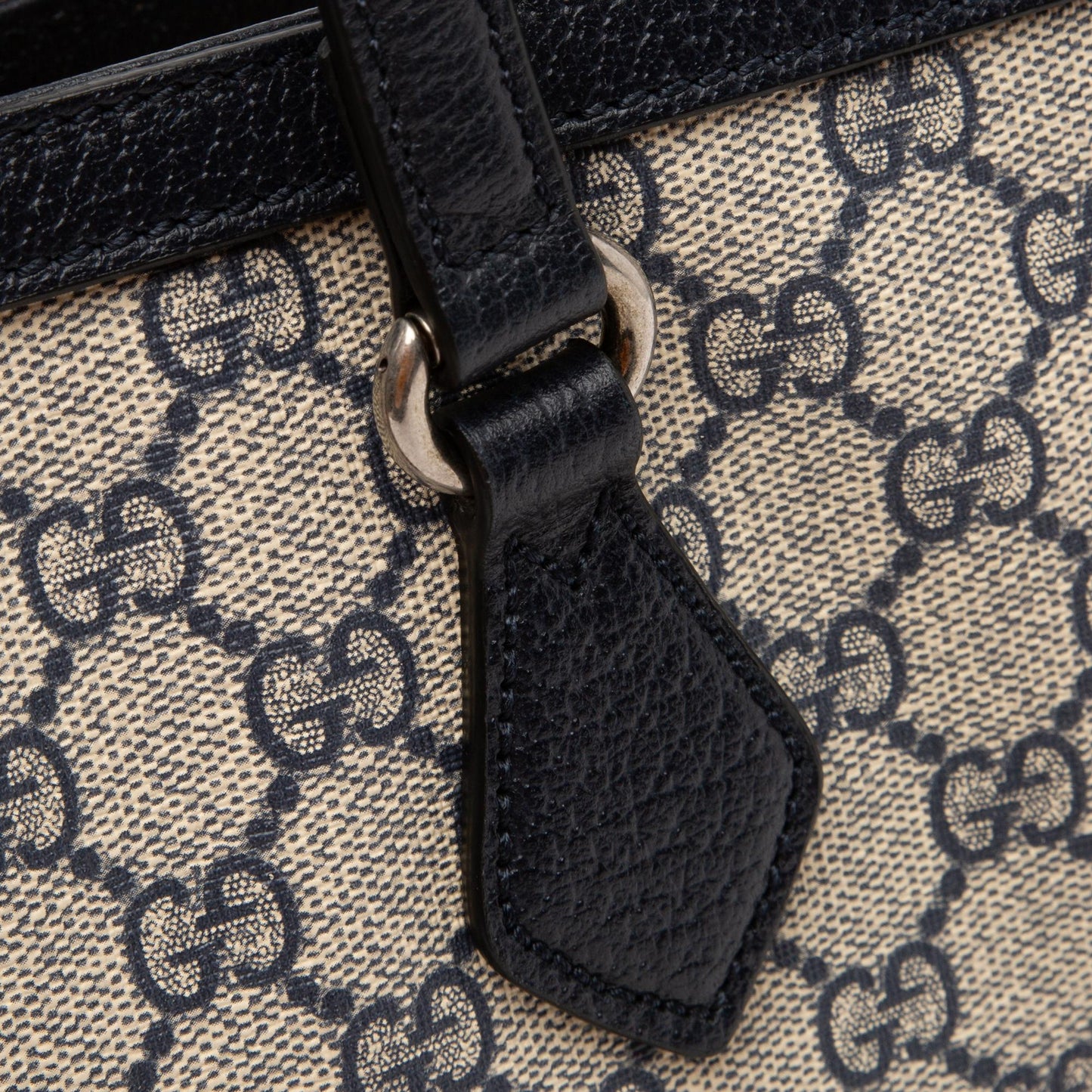 Gucci Medium GG Supreme Ophidia Tote (SHG-j9t1ZS)